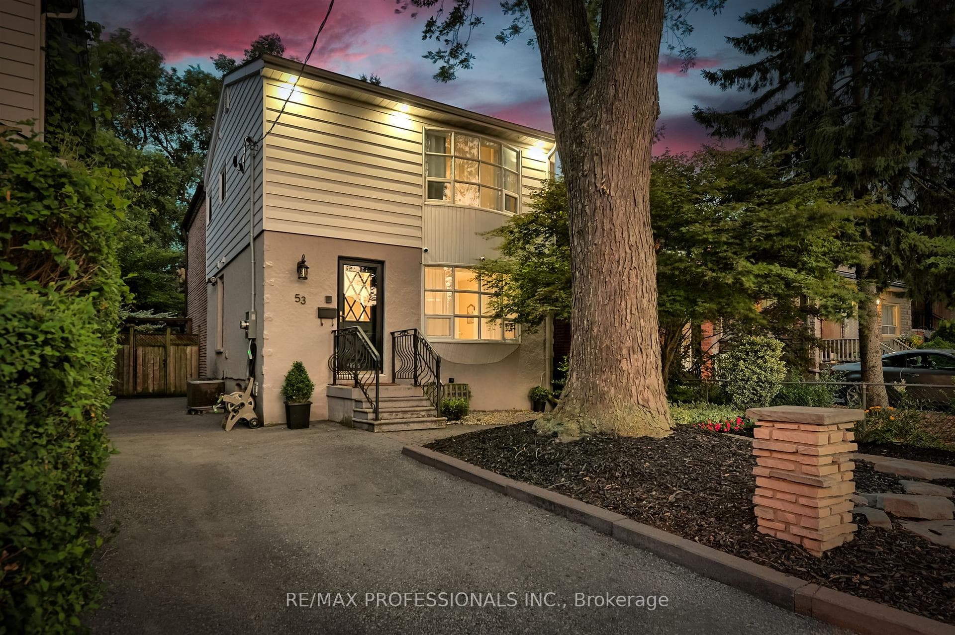 53 Tilden Crescent, Etobicoke (Kingsview Village / Humber Heights), ON M9P 1V8 - Photo 1