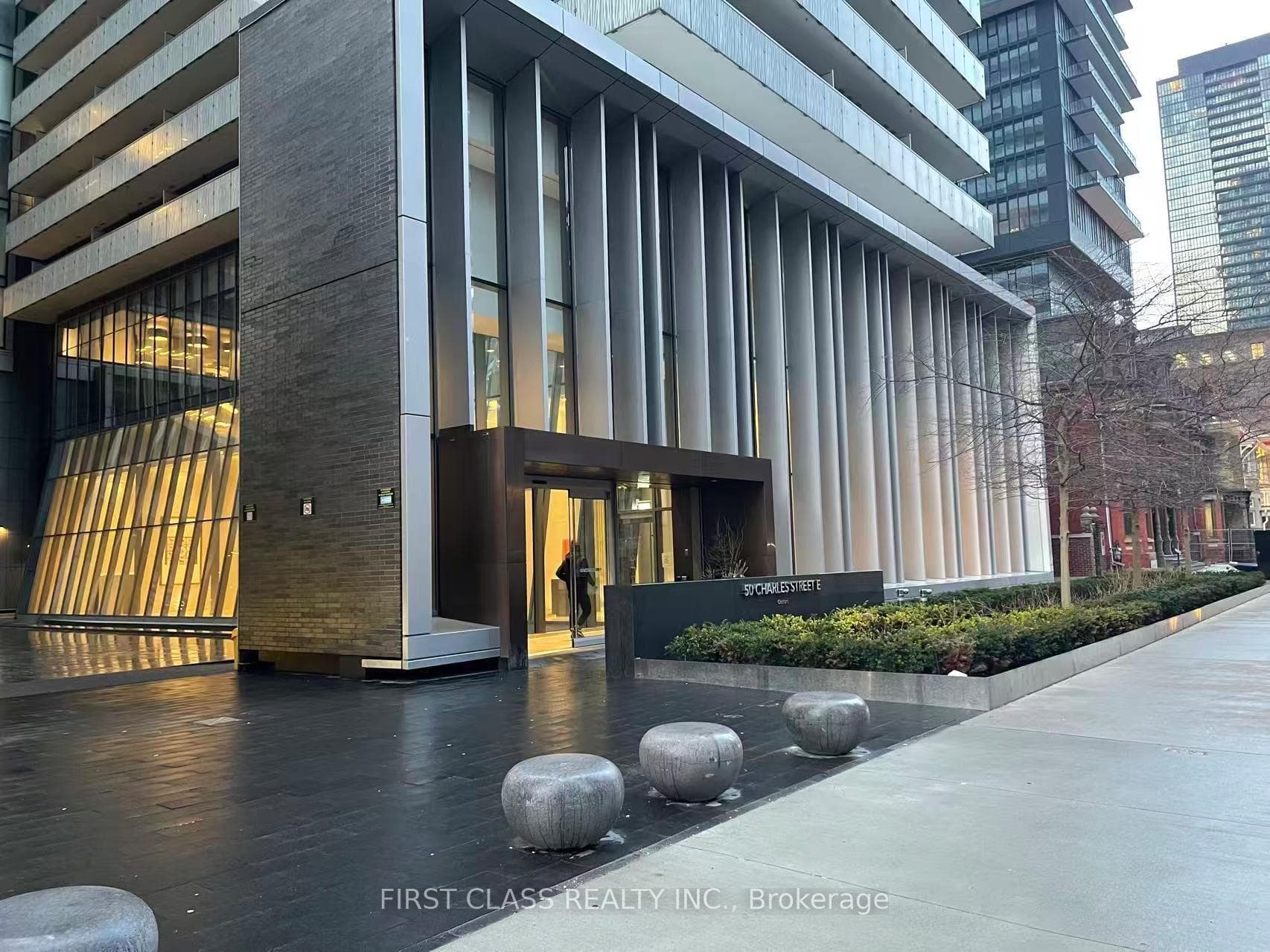 50 Charles Street Unit 1605, Regent Park / Cabbagetown / St. James Town, ON M4Y 0C3 - Photo 1