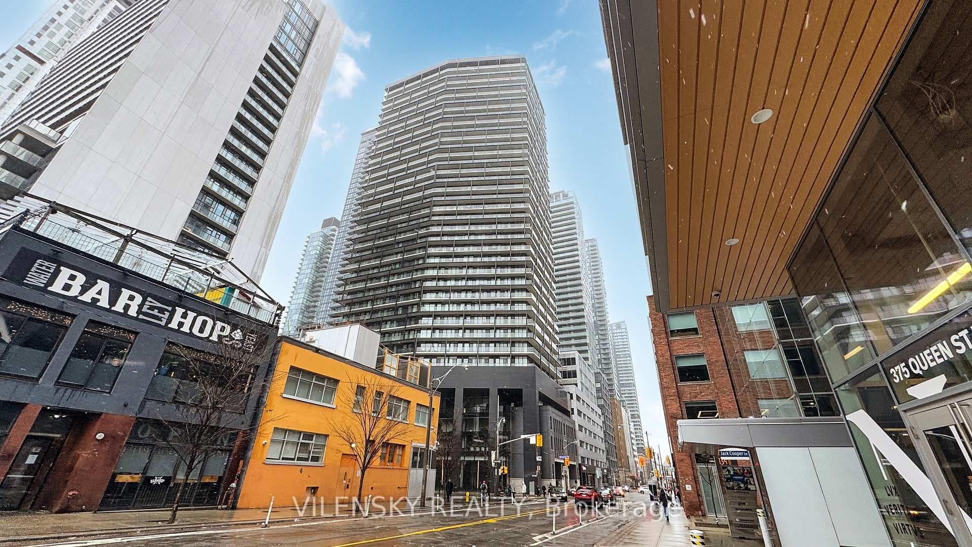 125 Peter Street Unit 3311, Downtown Toronto / Waterfront, ON M5V 2G9 - Photo 1