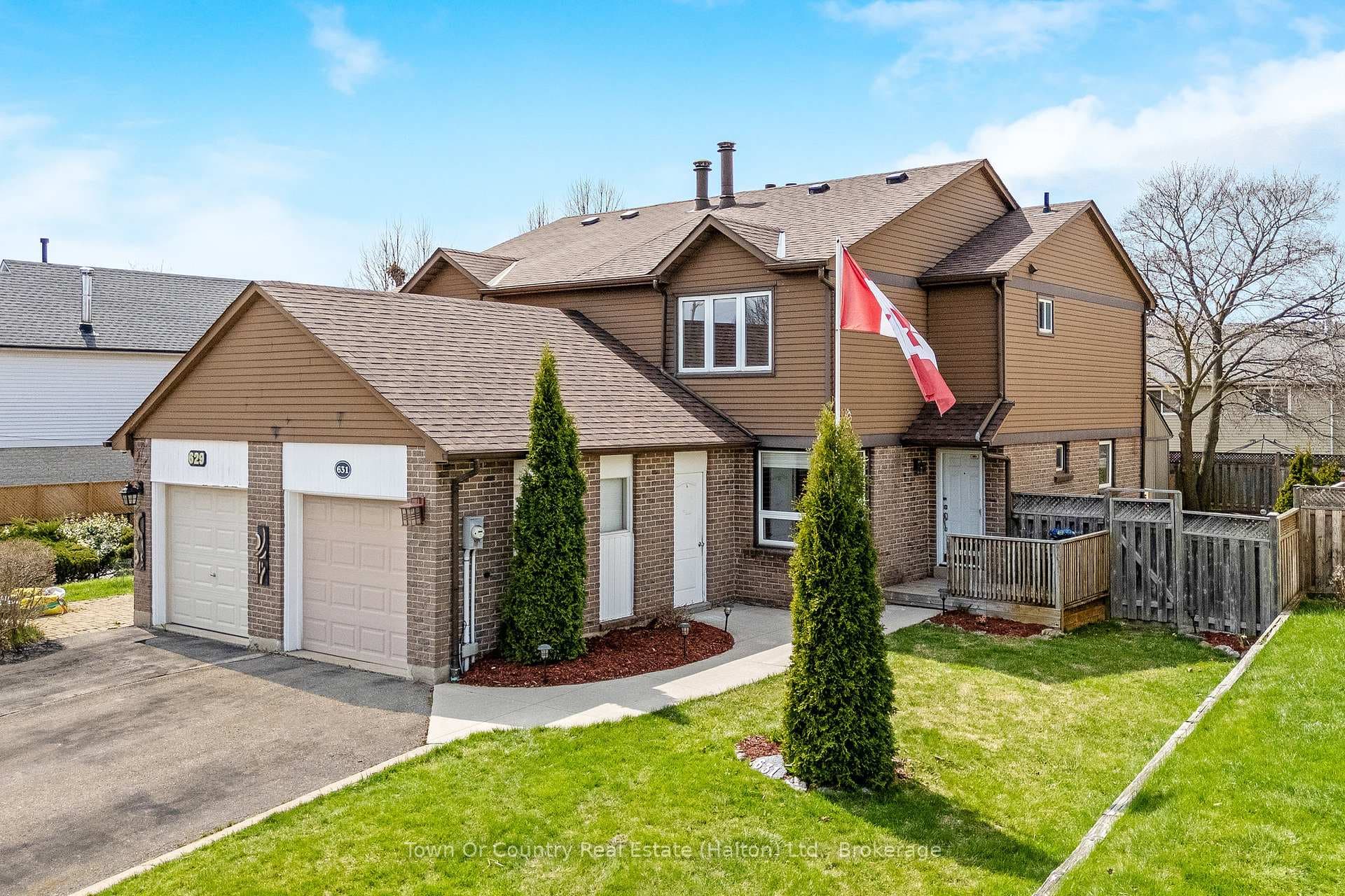 631 Laurier Avenue, Milton