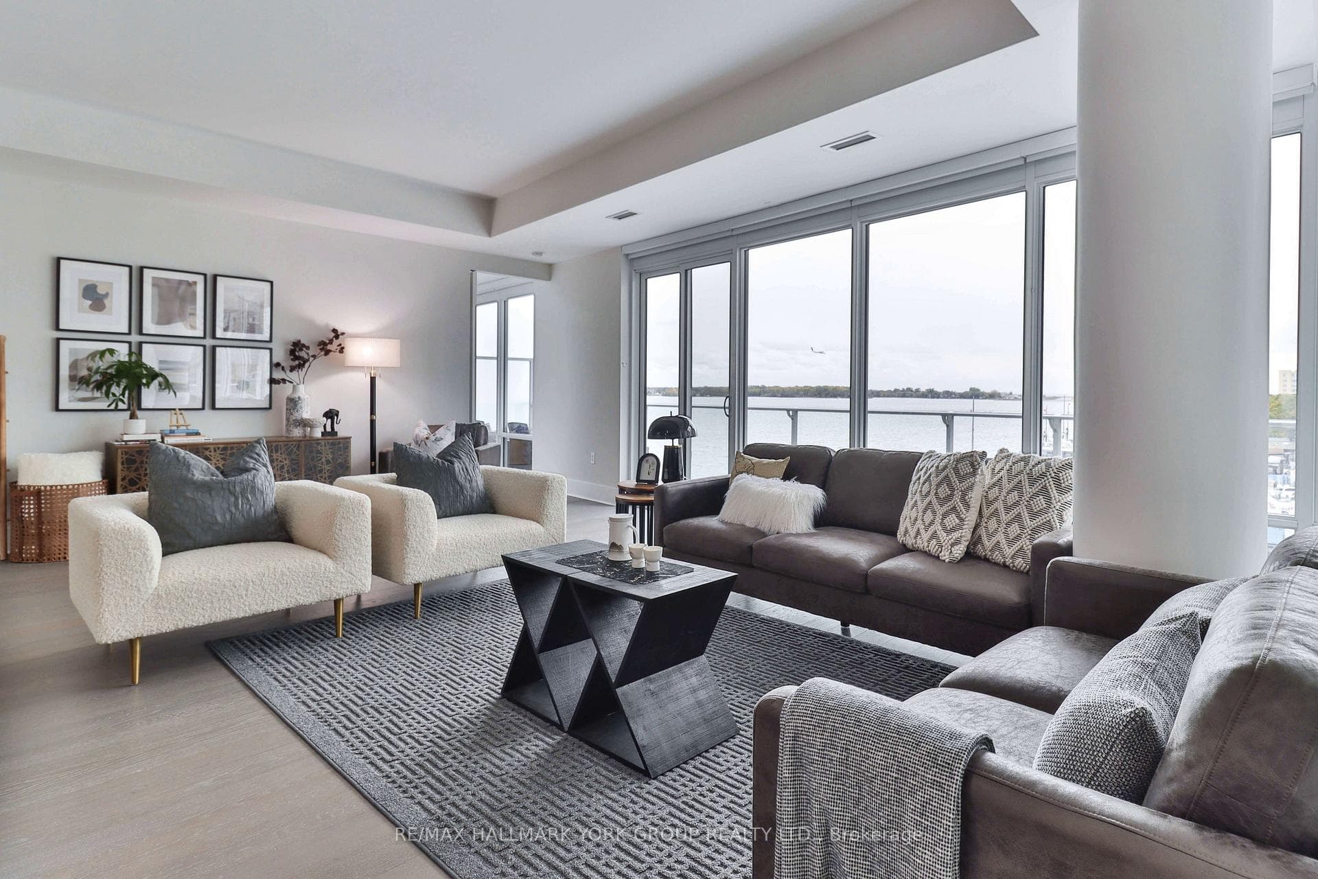 29 Queens Quay Unit 505, Regent Park / Cabbagetown / St. James Town, ON M5E 0A4 - Photo 1