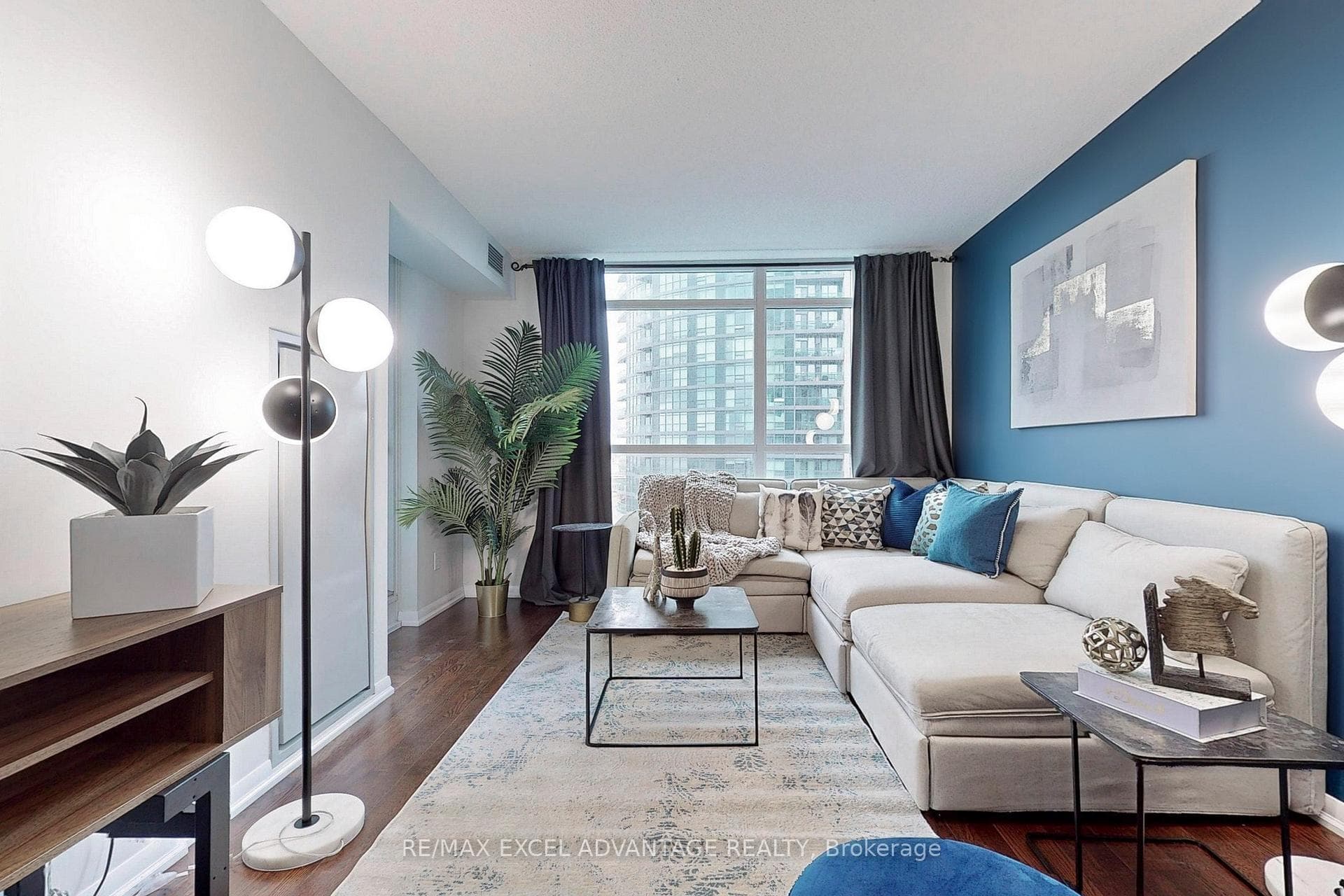 215 Fort York Boulevard Unit 1608, Downtown Toronto / Waterfront, ON M5V 4A2 - Photo 1