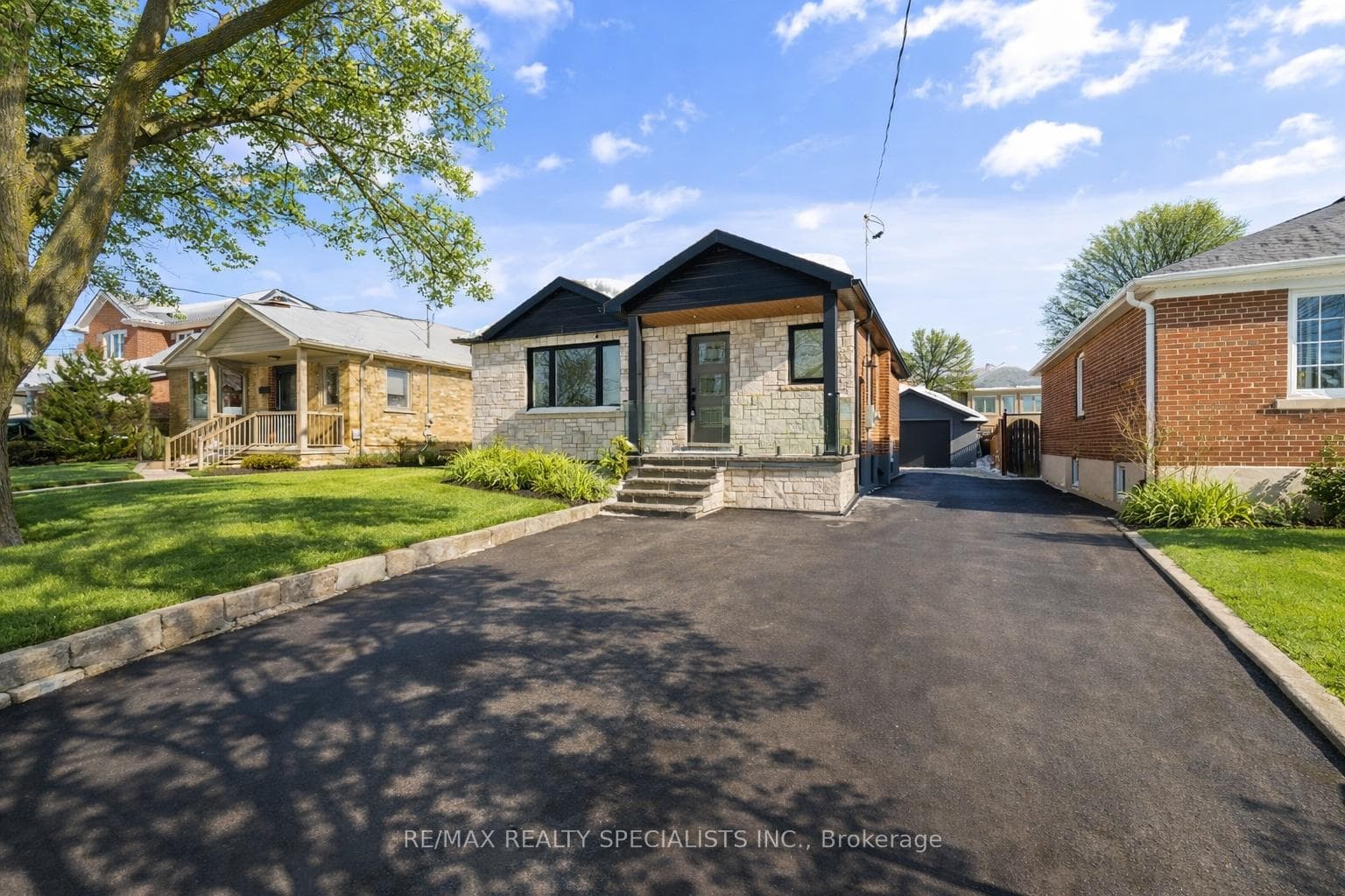 221 Thirtieth Street, Liberty Village / Parkdale / South Parkdale, ON M8W 3C9 - Photo 1