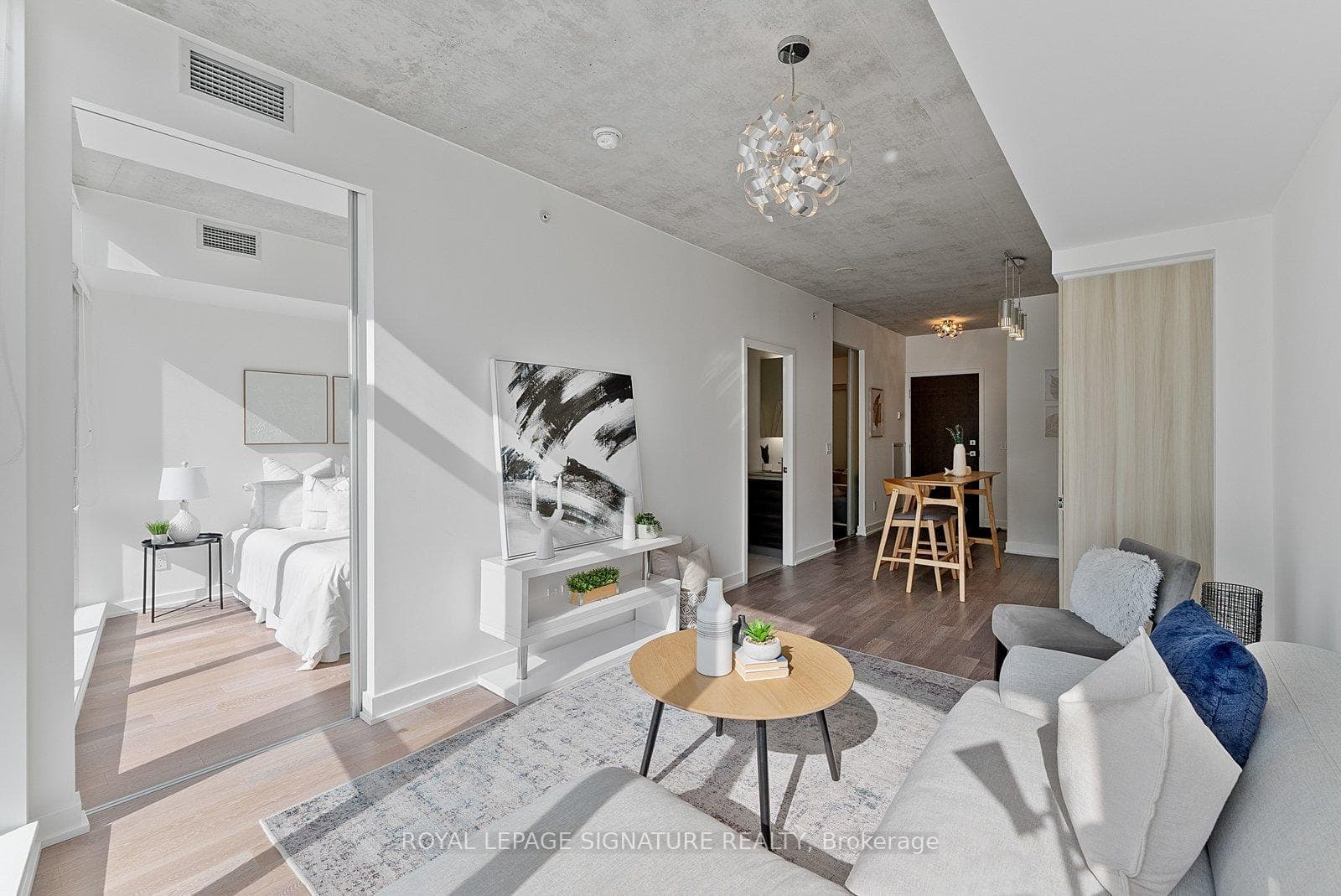 1190 Dundas Street Unit 810, Riverdale / Leslieville, ON M4M 0C5 - Photo 1