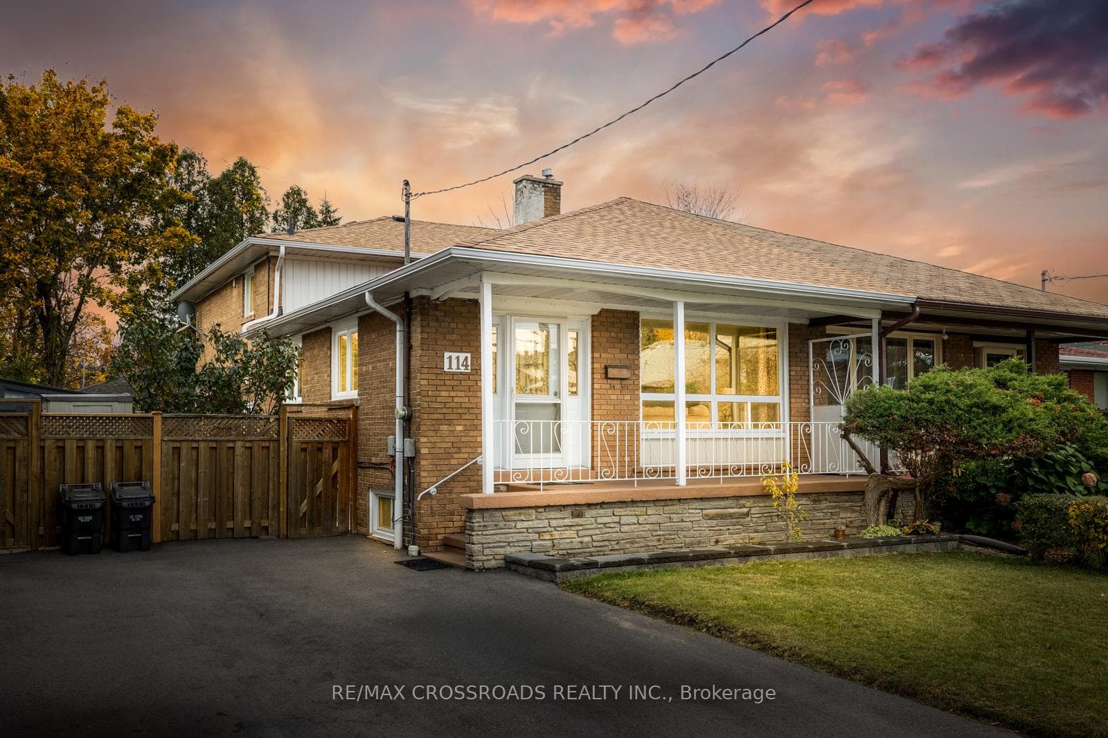 114 Fenside Drive, Don Mills / Parkwoods / Victoria Village, ON M3A 2V8 - Photo 1