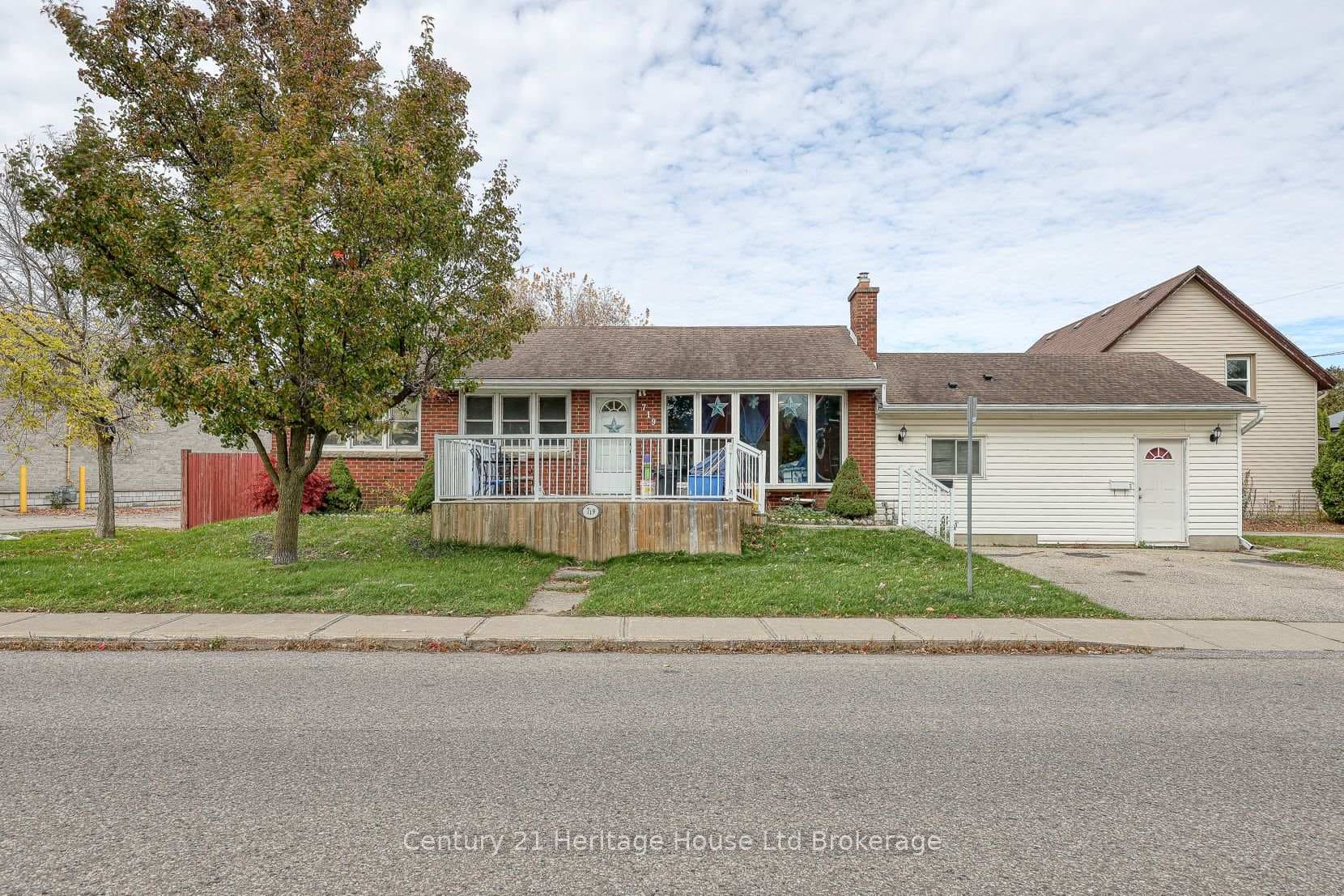 719 Peel Street, Woodstock, ON N4S 1L5 - Photo 1