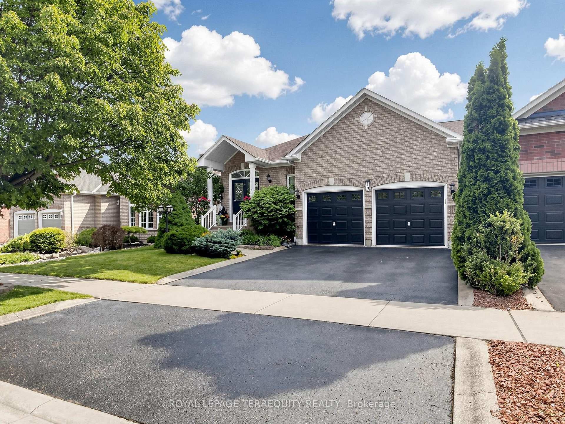 19 Johnson Crescent, Halton Hills, ON L7G 6C9 - Photo 1