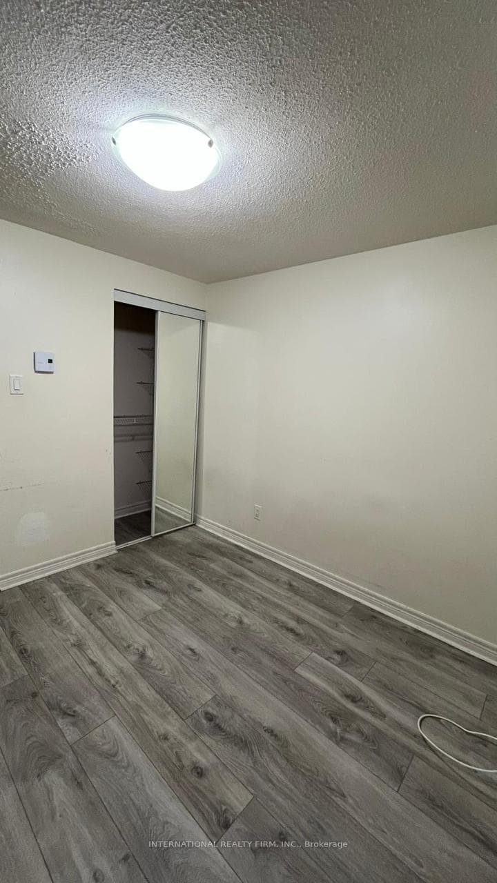 54 Hoskins Square, Brampton, ON L6S 2N6 - Photo 1