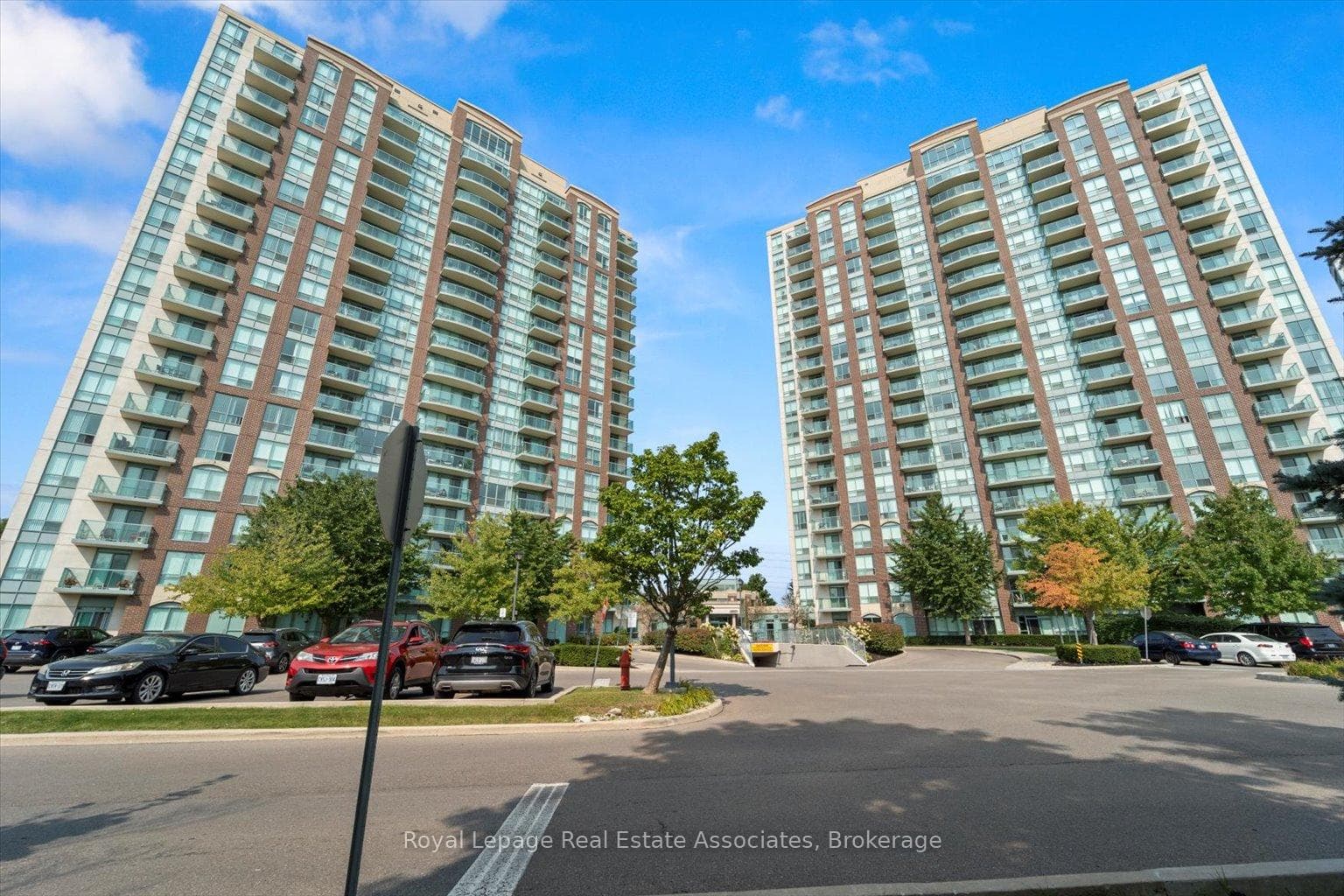 4879 Kimbermount Avenue Unit 401, Mississauga, ON L5M 7R8 - Photo 1
