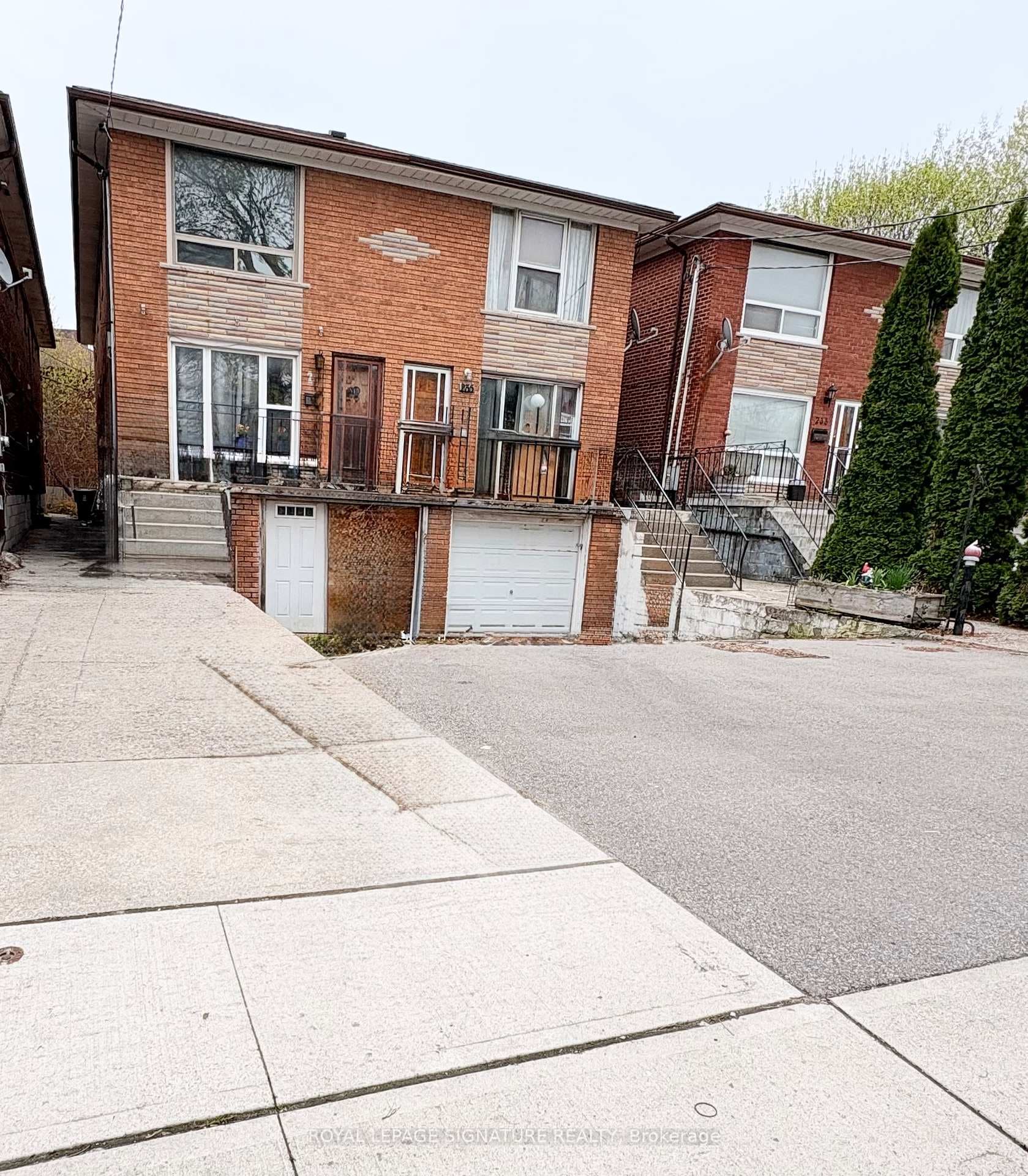237 Pickering Street, The Beaches / Upper Beaches, ON M4E 3J9 - Photo 1