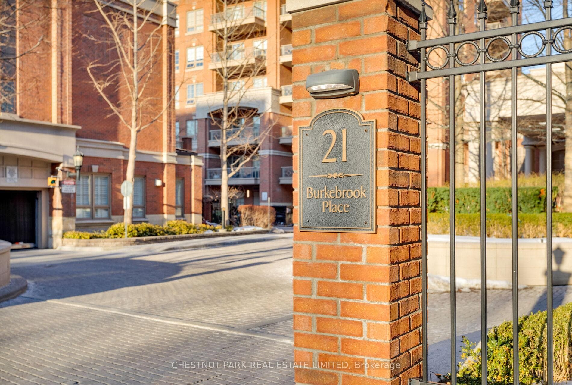 21 Burkebrook Place Unit 804, Bridle Path / York Mills / Hoggs Hollow, ON M4G 0A2 - Photo 1