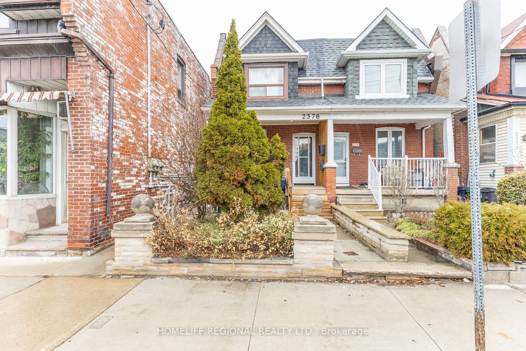 2378 St Clair Avenue, Toronto W02