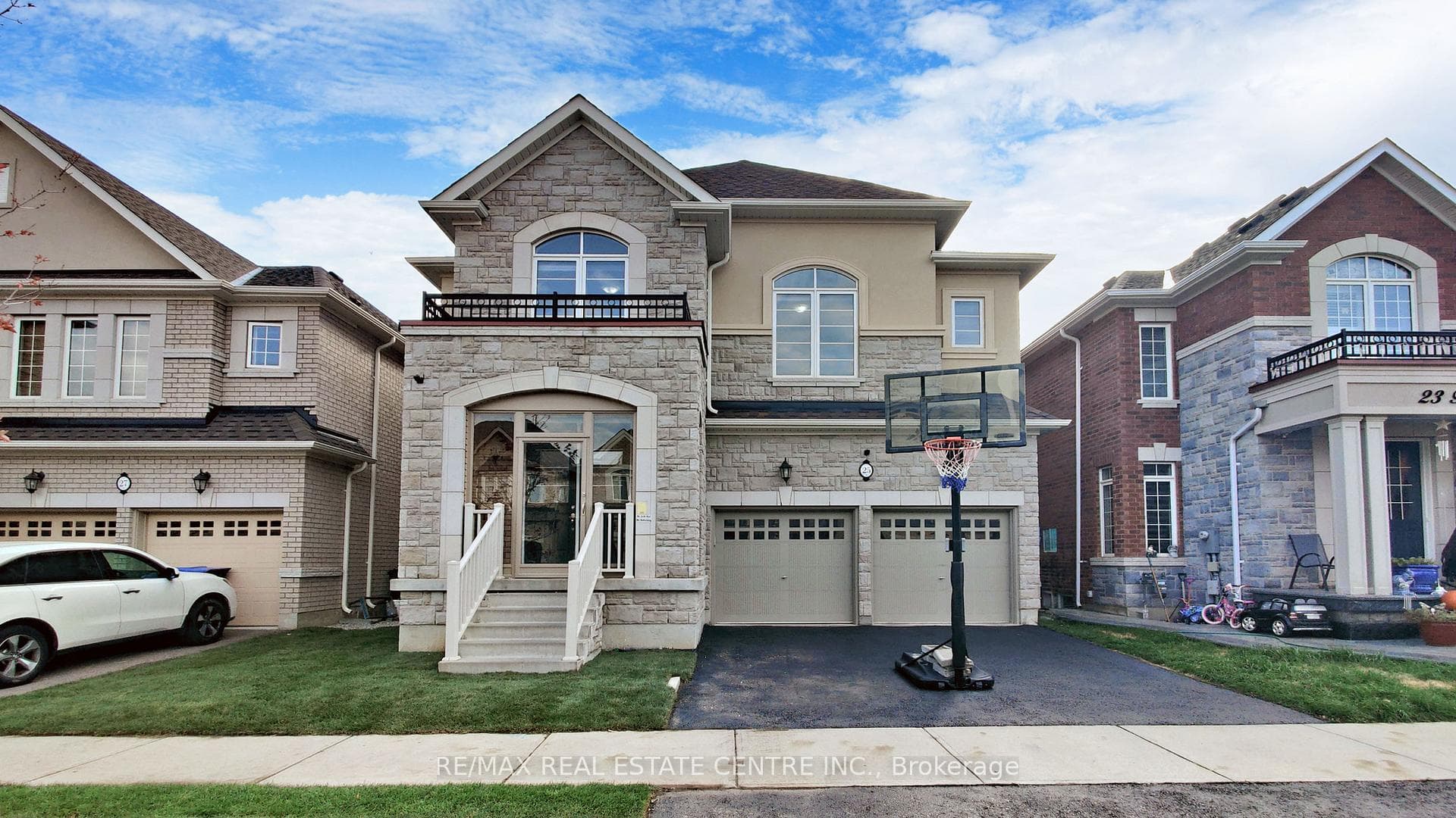 25 Fann Drive, Brampton, ON L7A 4L4 - Photo 1