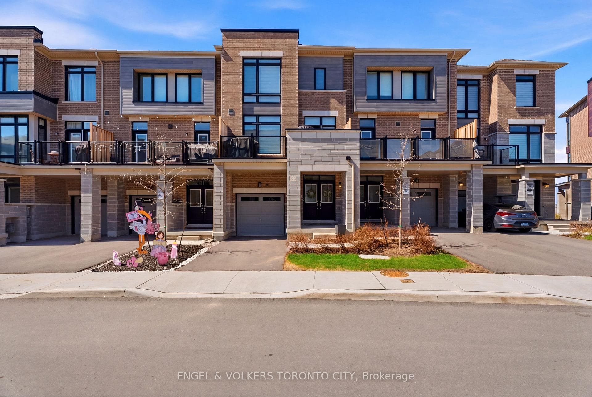 43 Holyrood Crescent, Vaughan, ON L4H 5G2 - Photo 1