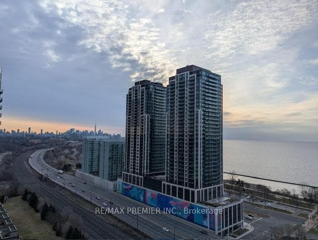 103 The Queensway N/A Unit 2101, High Park / Junction / Roncesvalles, ON M6S 5B3 - Photo 1