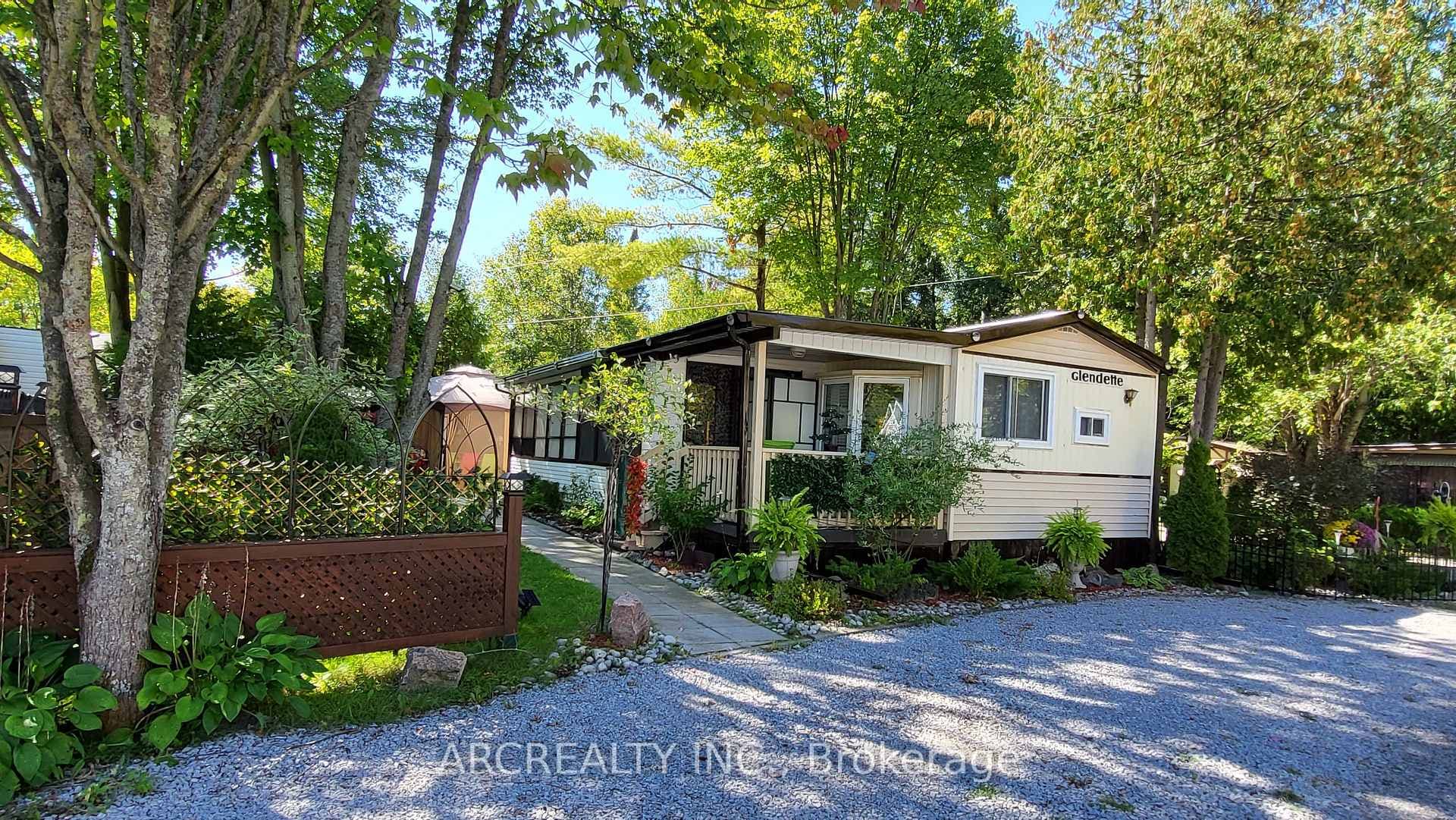 2 Oriole Parkway, Georgina, ON L0E 1N0 - Photo 1