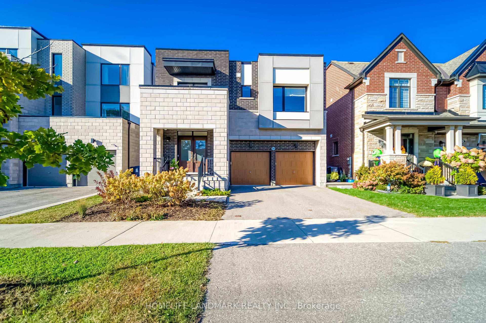 294 Valermo Drive, Liberty Village / Parkdale / South Parkdale, ON M8W 0B6 - Photo 1