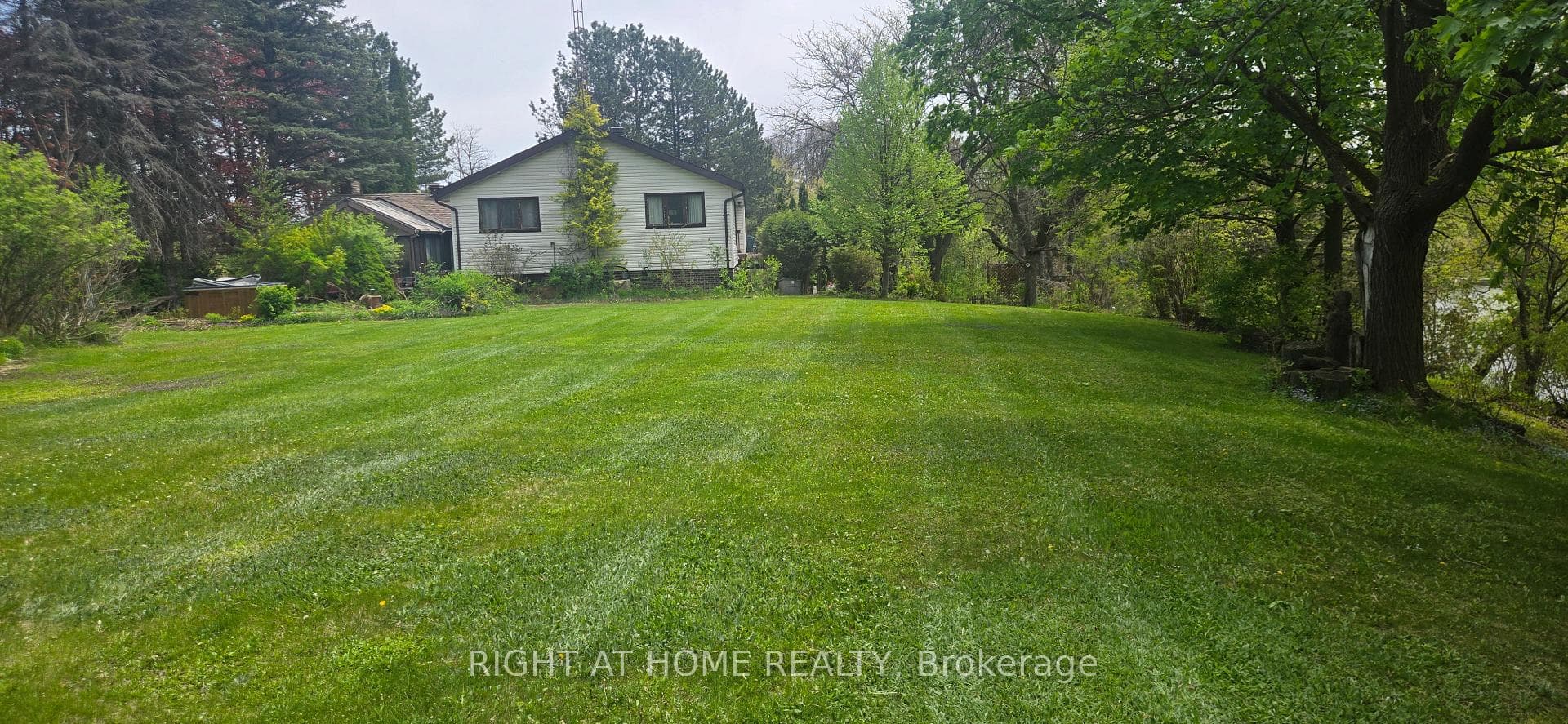 16140 Mount Hope Road, Caledon