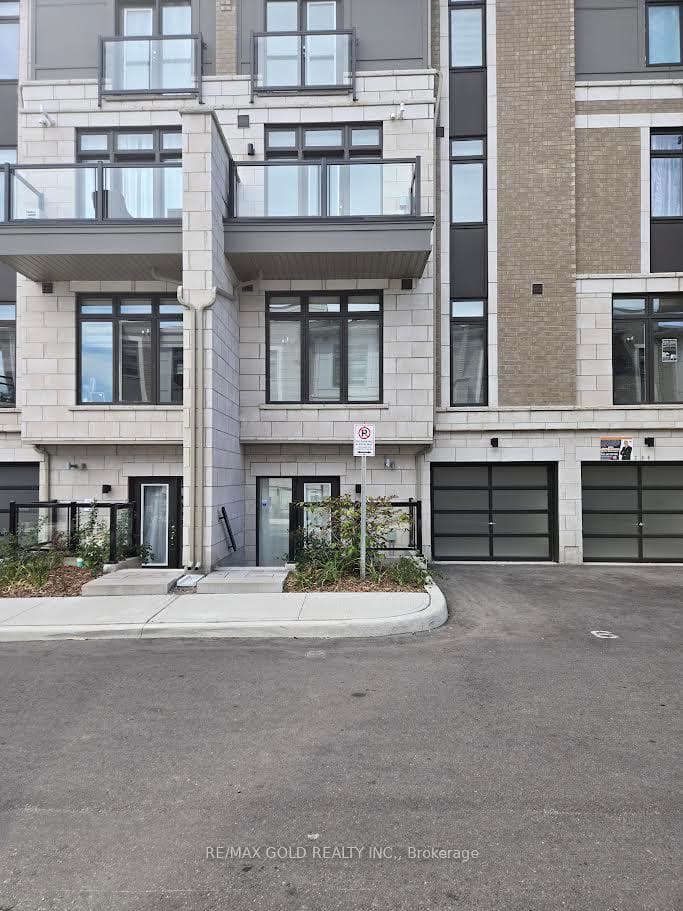 30 Halliford Place Unit 202, Brampton, ON L4P 4R1 - Photo 1