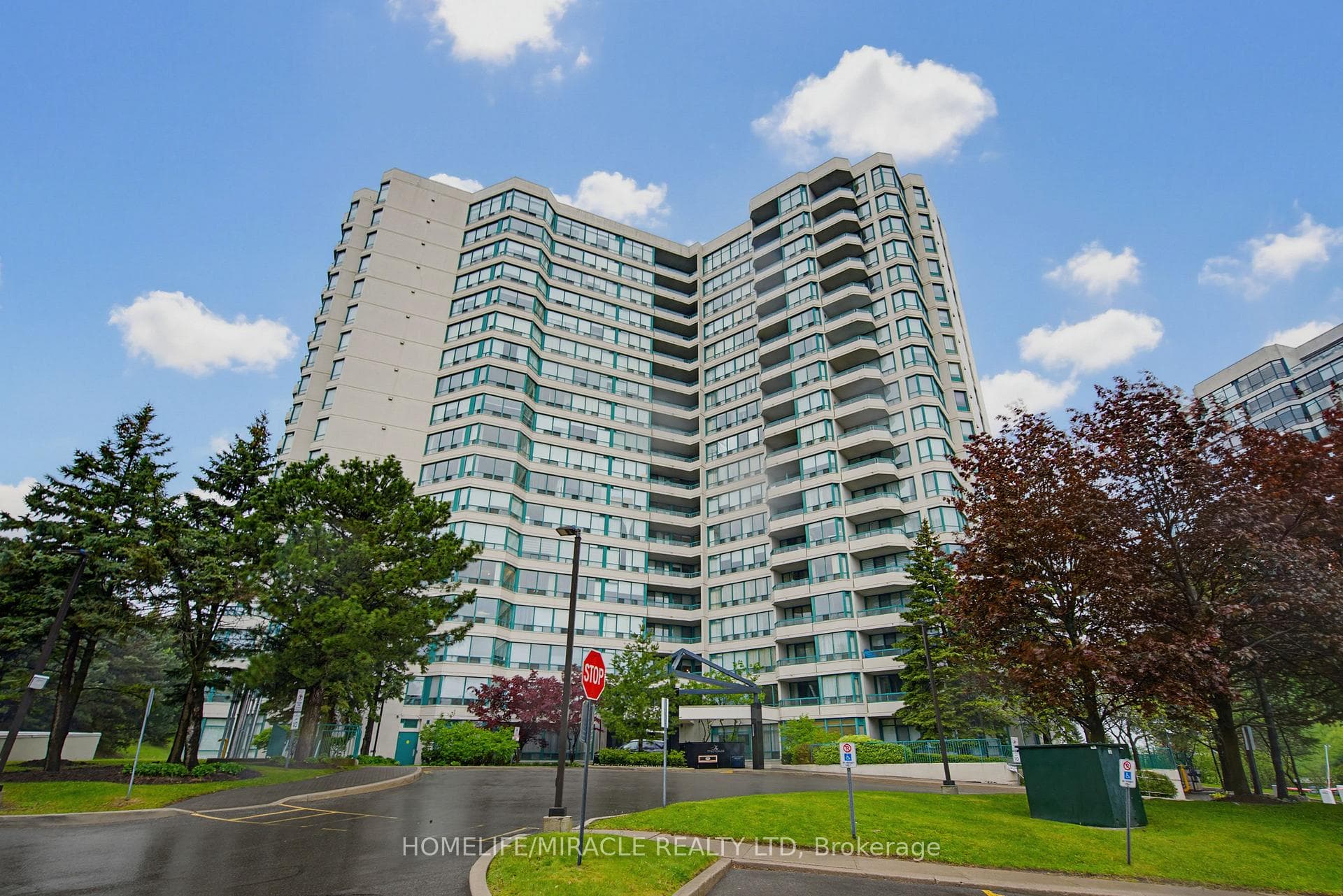 7250 Yonge Street Unit PH211, Vaughan, ON L4J 7X1 - Photo 1