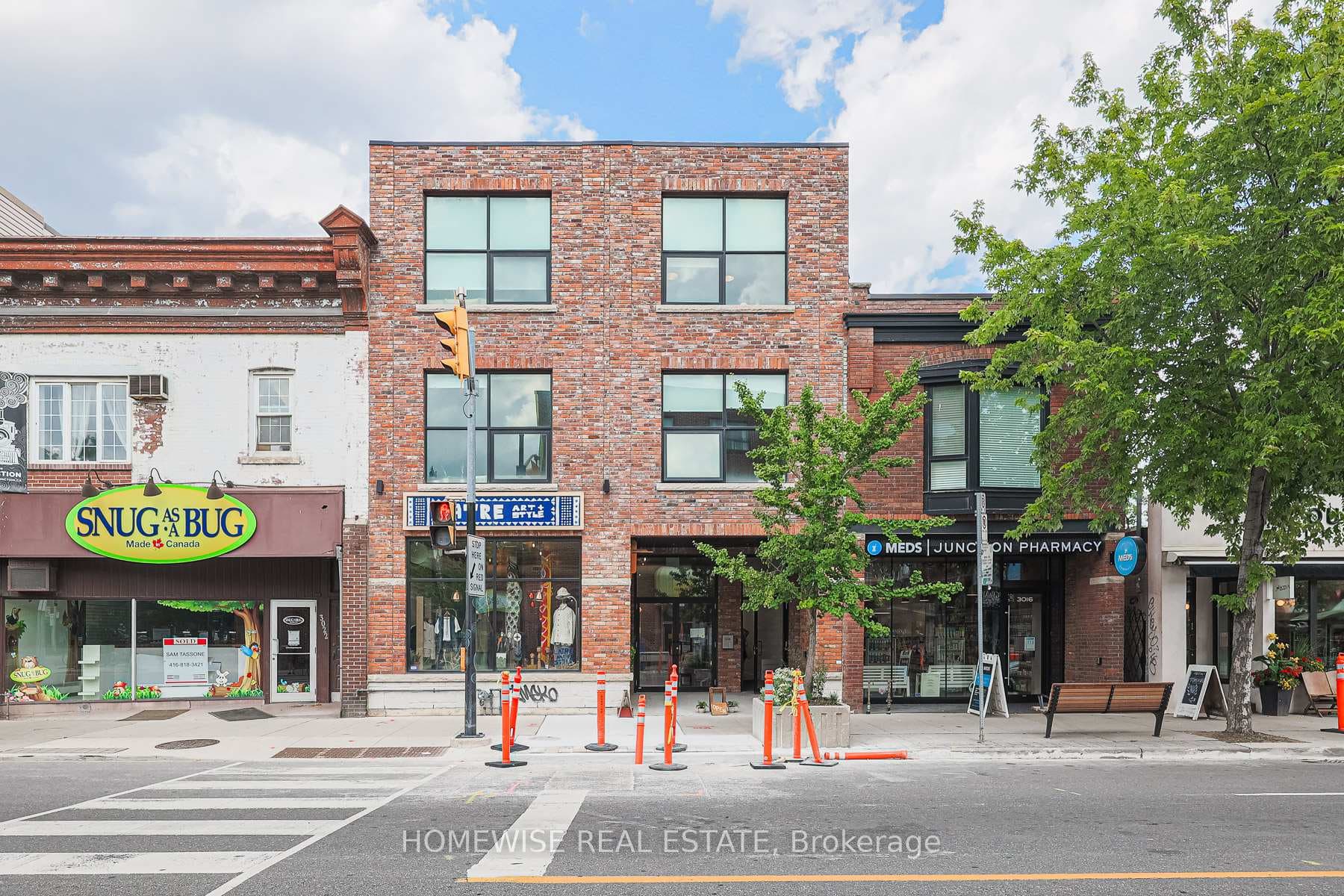 3020 Dundas Street Unit 304, Toronto W02