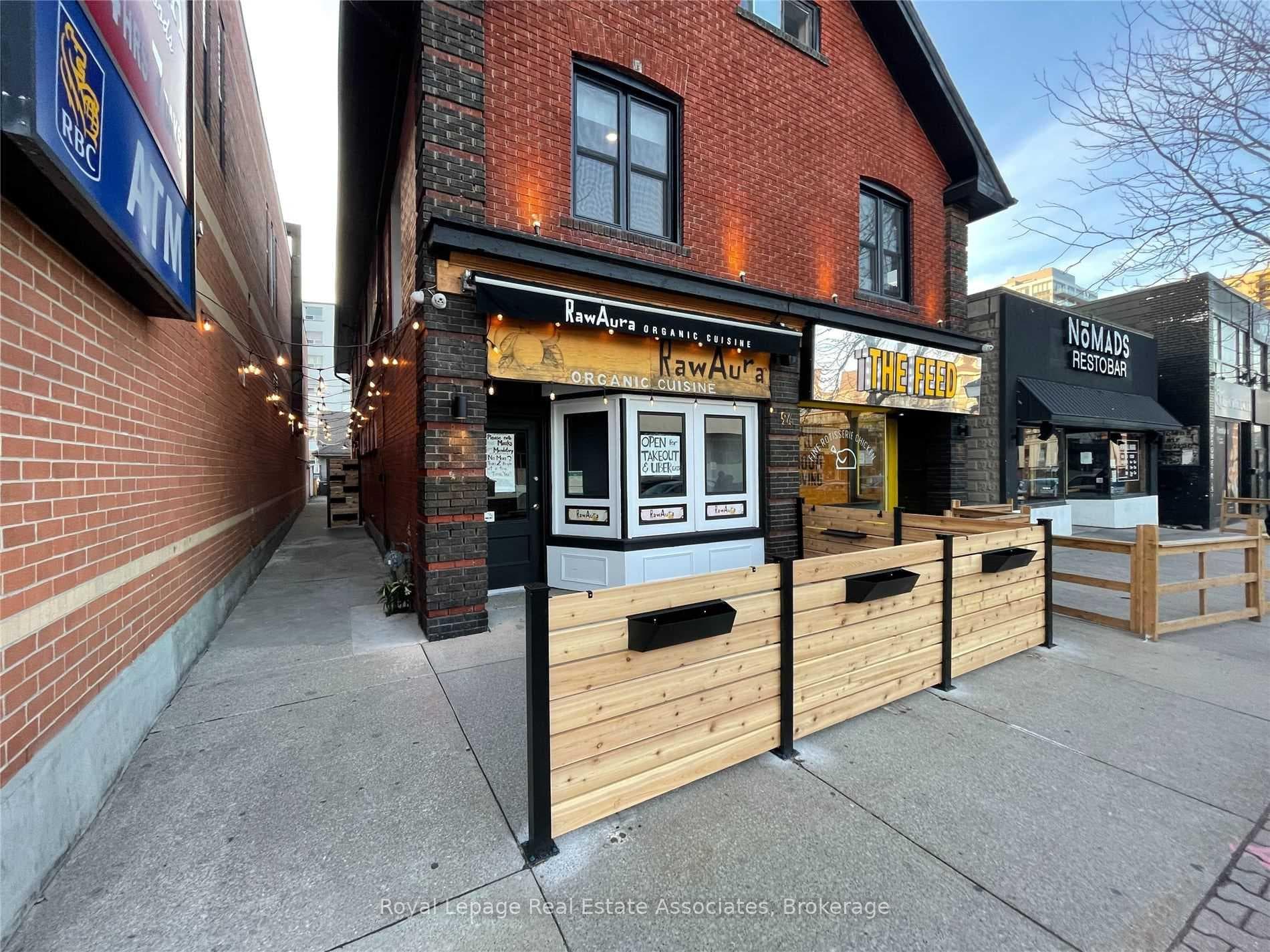 94 Lakeshore Road Unit 203, Mississauga, ON L5G 1E3 - Photo 1