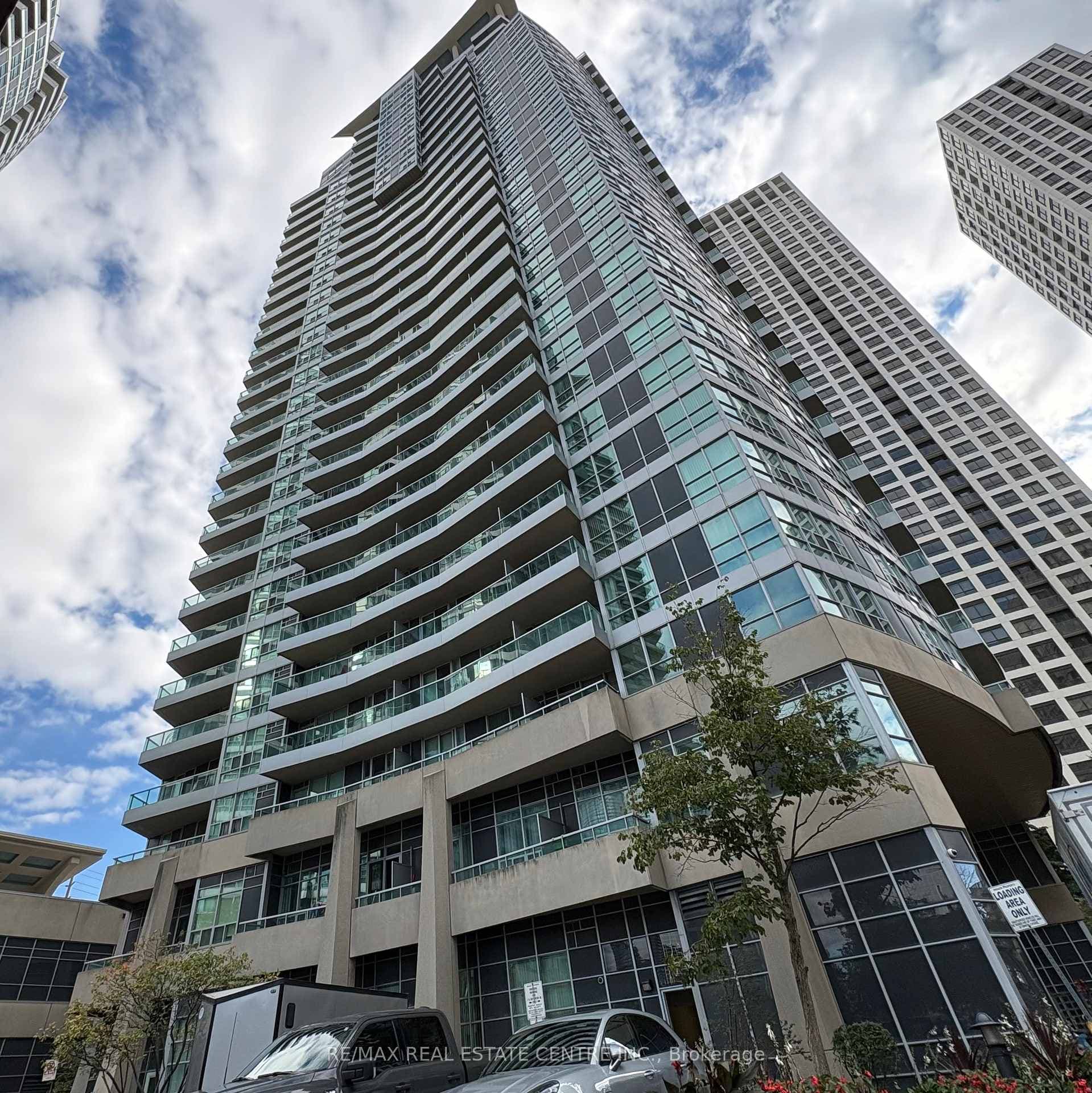 33 Elm Drive Unit 1605, Mississauga, ON L5B 4M2 - Photo 1