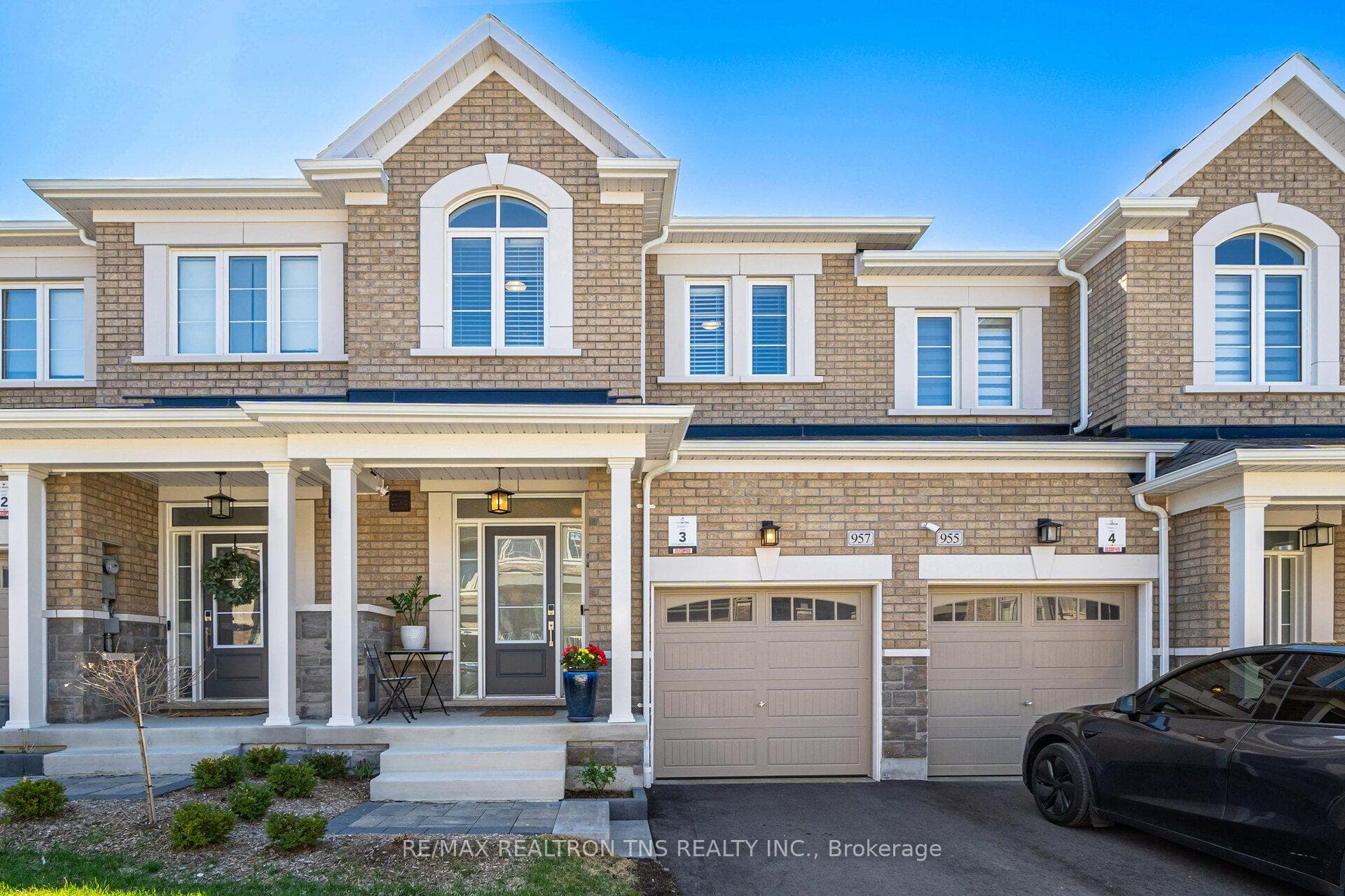 957 Cormorant Path, Pickering, ON L1X 0P5 - Photo 1