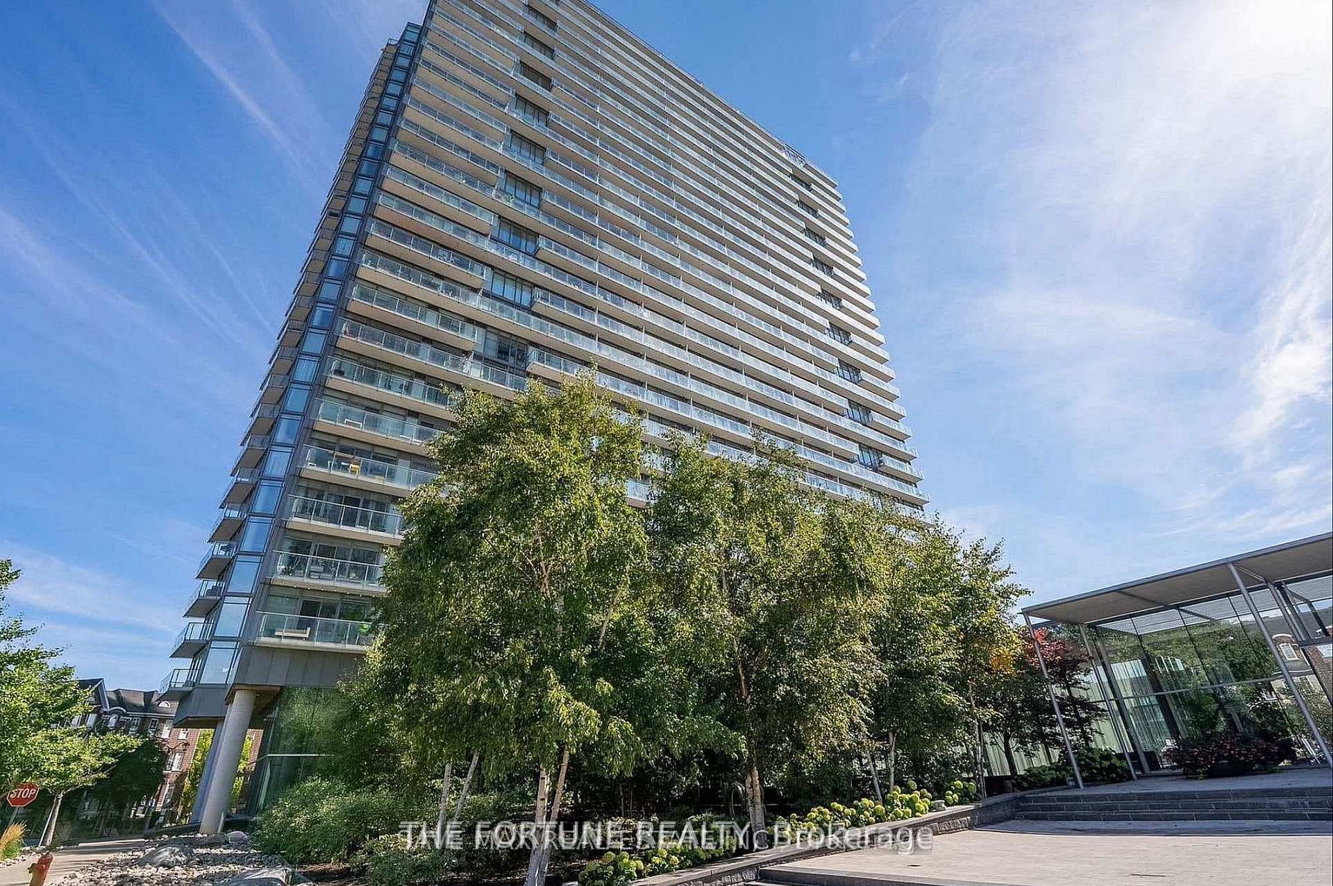 103 The Queensway N/A Unit 1712, High Park / Junction / Roncesvalles, ON M6S 5B3 - Photo 1