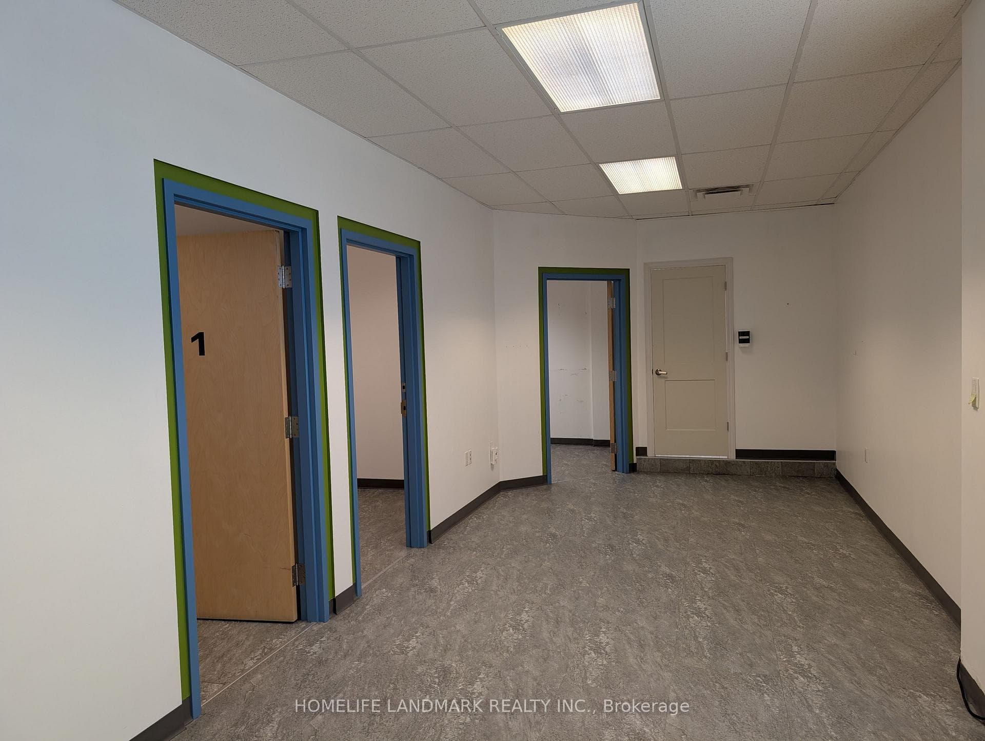 1043 2nd Avenue, Owen Sound, ON N4K 2H8 - Photo 1