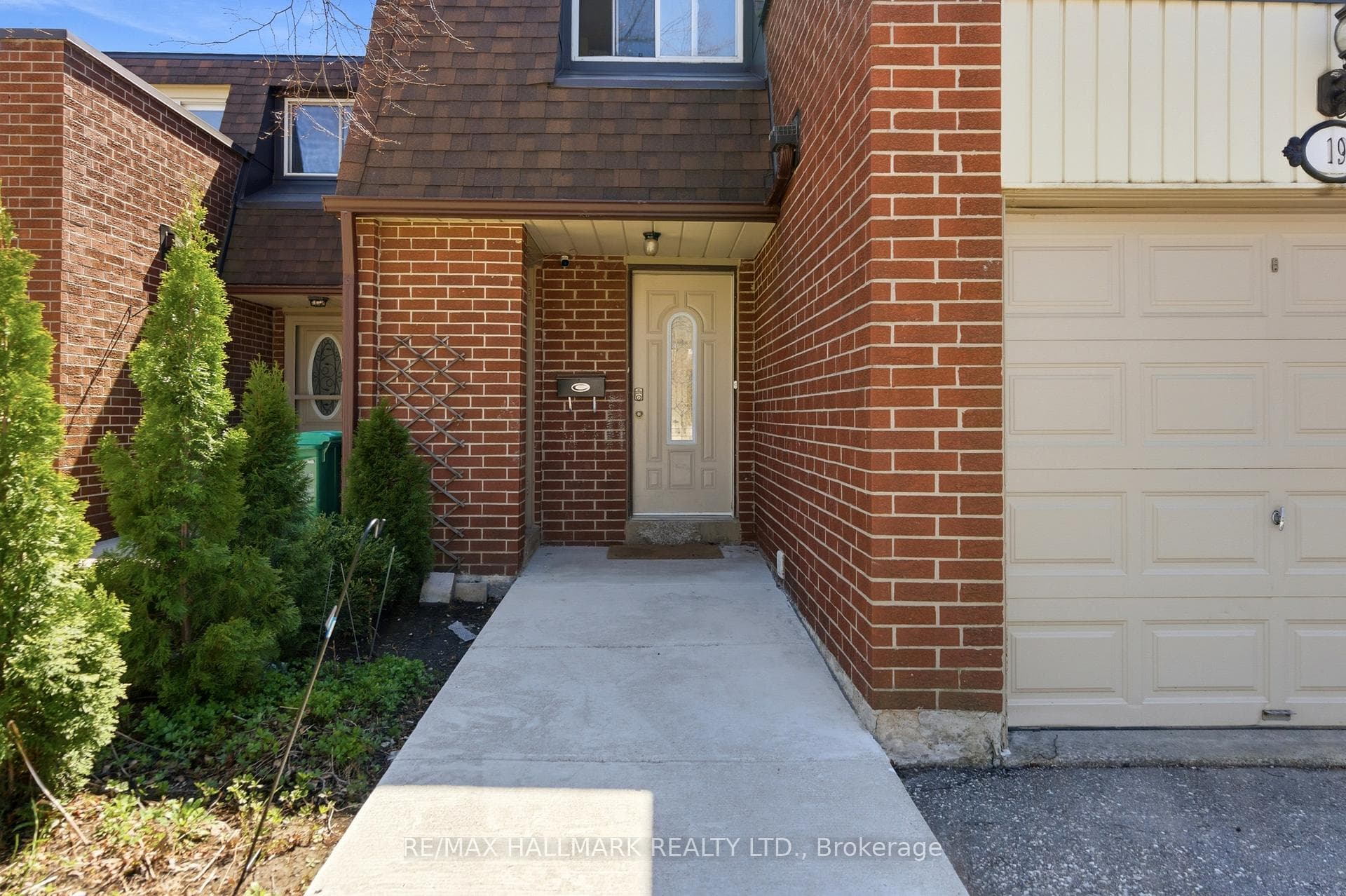 6240 Montevideo Road Unit 19, Mississauga, ON L5N 2N7 - Photo 1