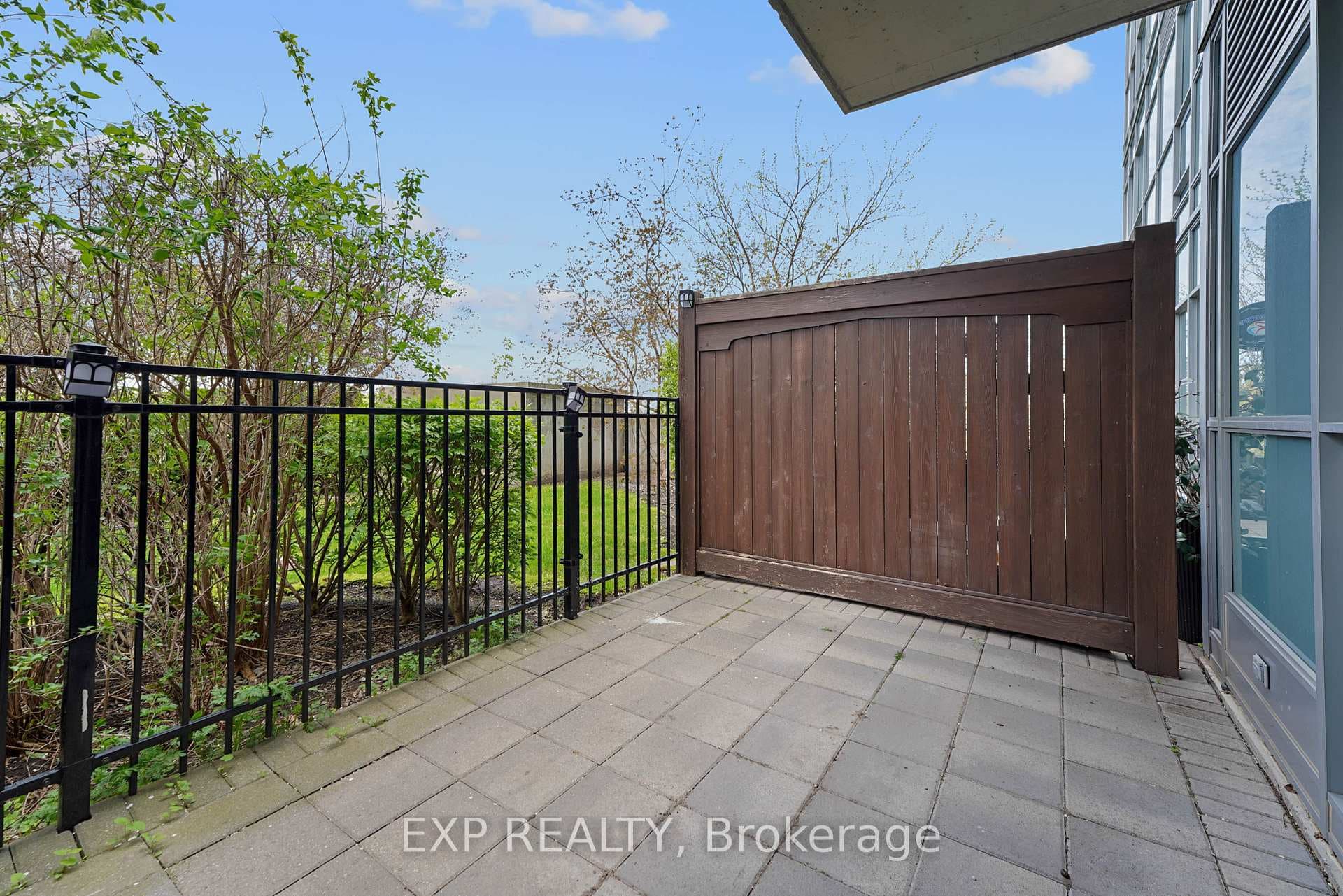 165 Legion Road Unit 423, Liberty Village / Parkdale / South Parkdale, ON M8Y 0B3 - Photo 1