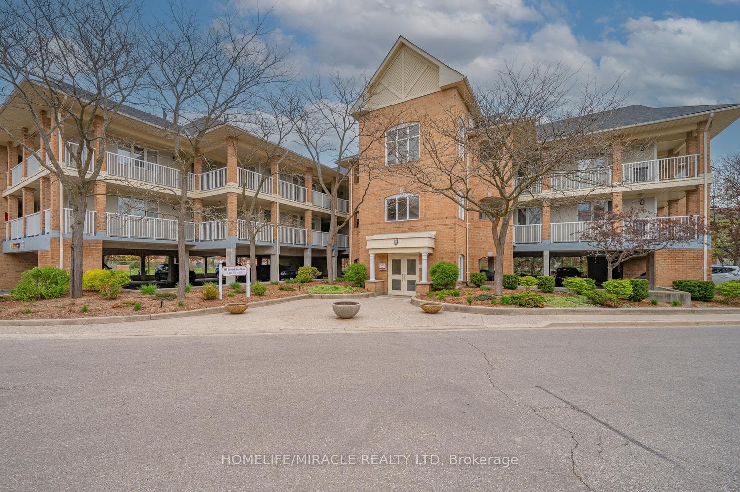 111 Bristol Road Unit 116, Mississauga, ON L4Z 3P6 - Photo 1