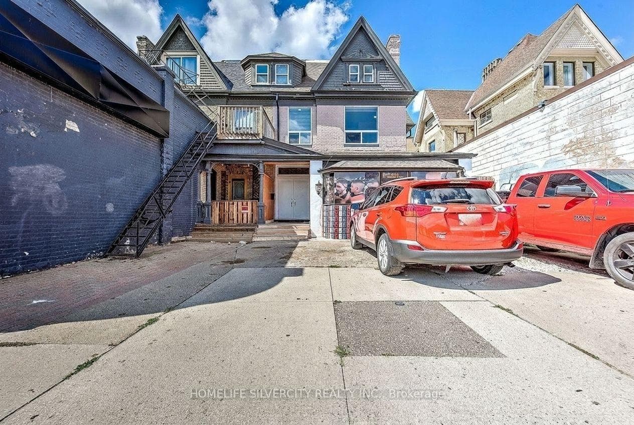 544 Dundas Street, London East, ON N6B 1W8 - Photo 1