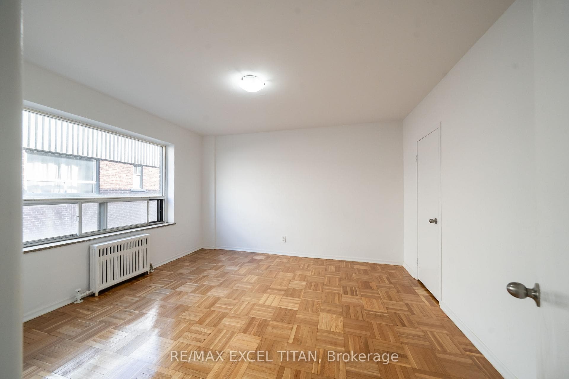 156 Kingston Road Unit 9, The Beaches / Upper Beaches, ON M4L 1T1 - Photo 1