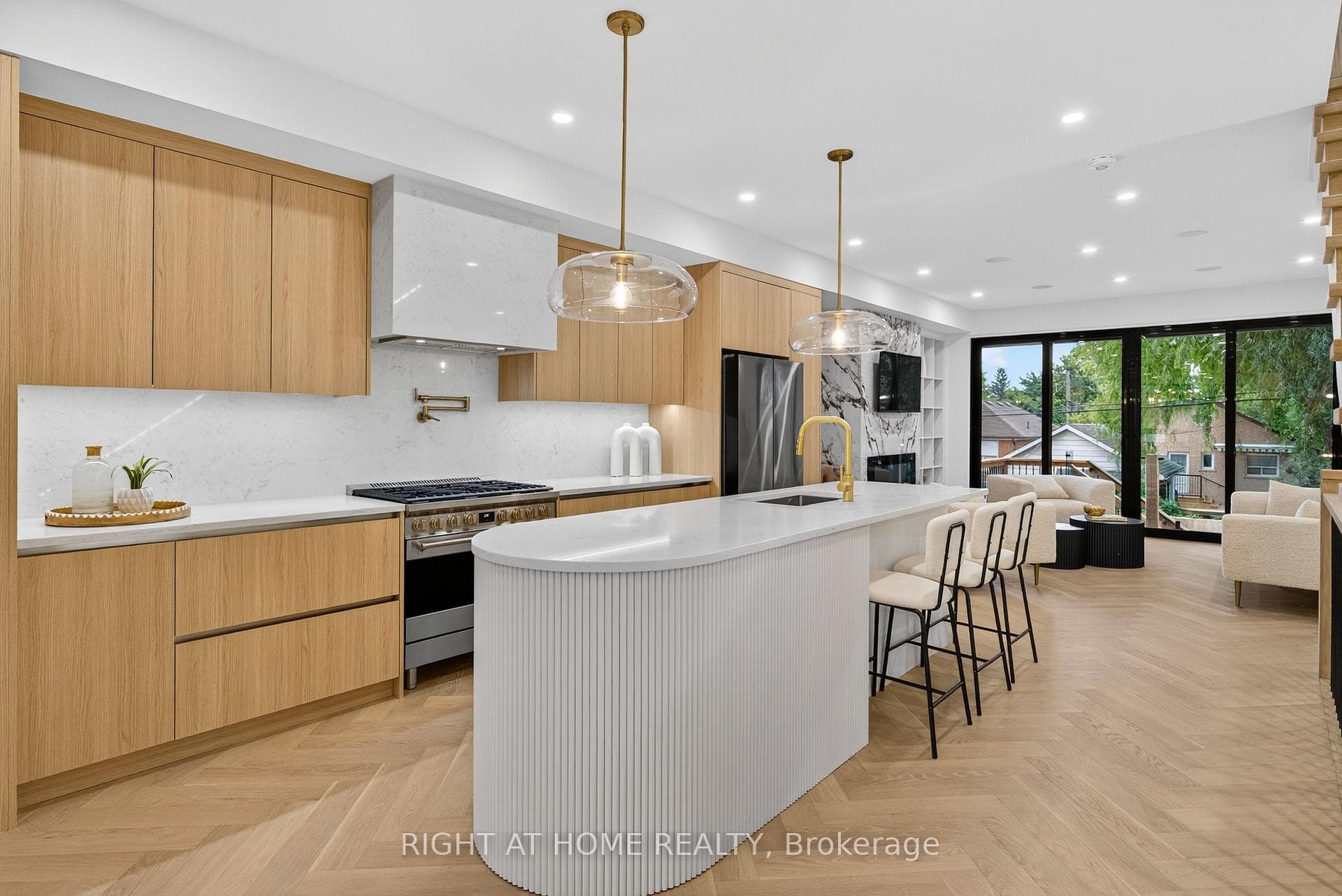 15A ROSEMEADE Avenue, Corso Italia / Dufferin Grove, ON M8Y 3A2 - Photo 1