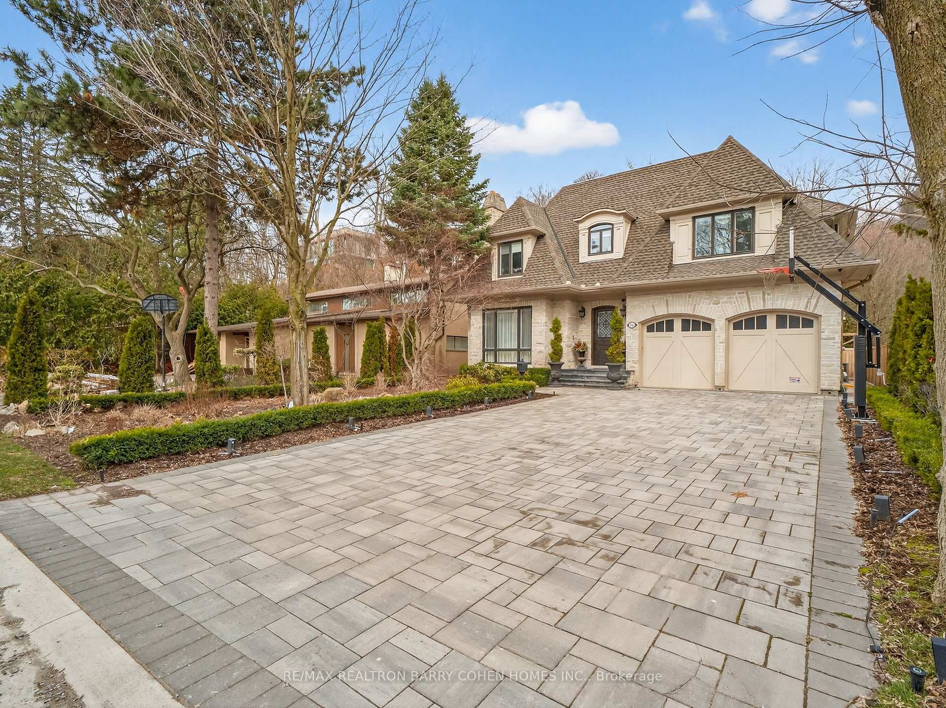 18 Brookfield Road, Bridle Path / York Mills / Hoggs Hollow, ON M2P 1A9 - Photo 1