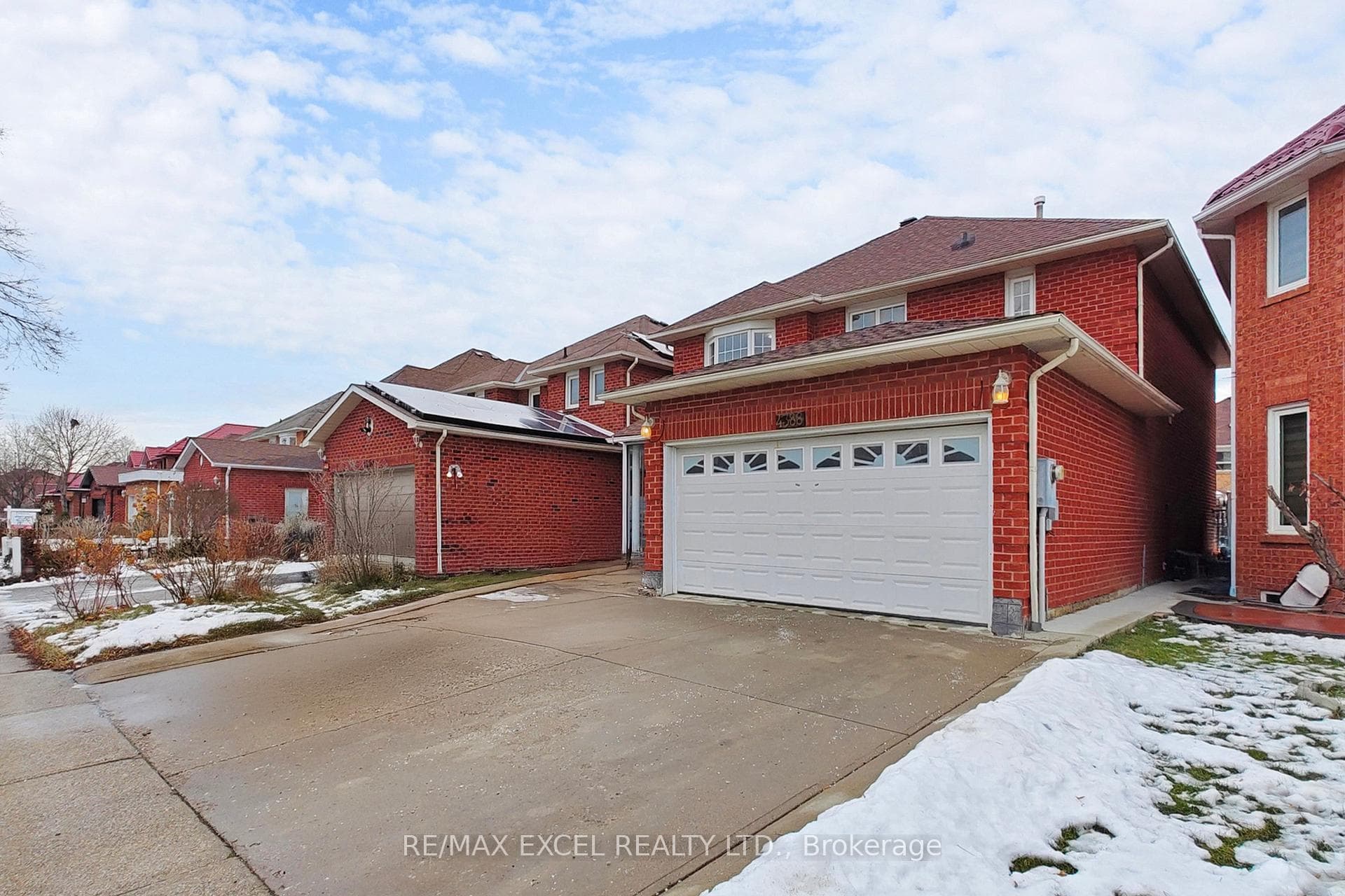 4388 Guildwood Way, Mississauga, ON L5R 2A4 - Photo 1