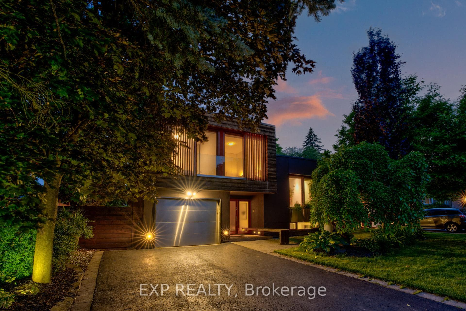 26 Richmond Drive, Brampton, ON L6W 2E9 - Photo 1