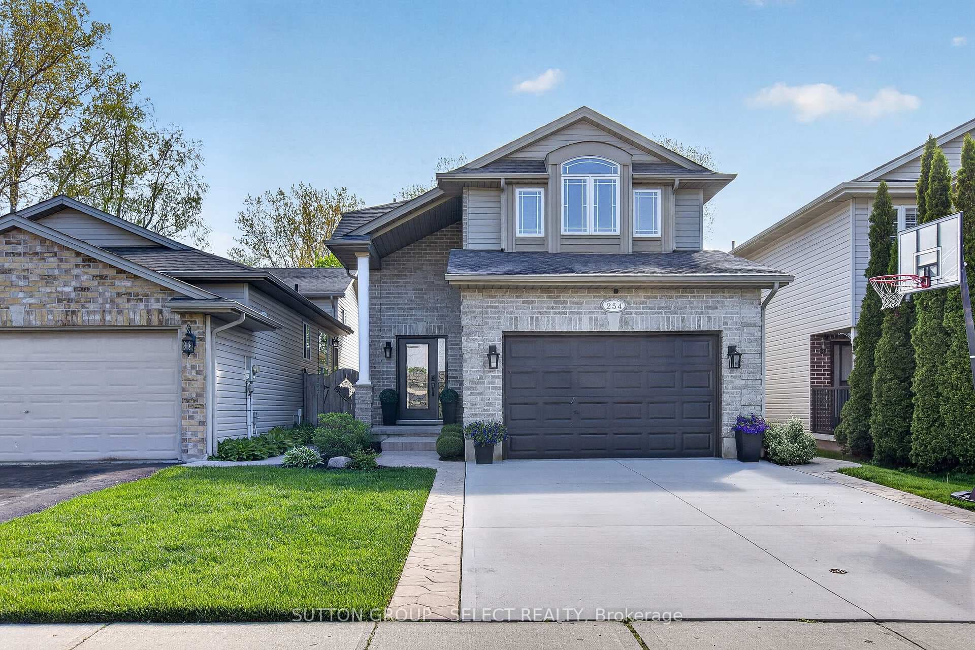 254 Crimson Crescent, London East
