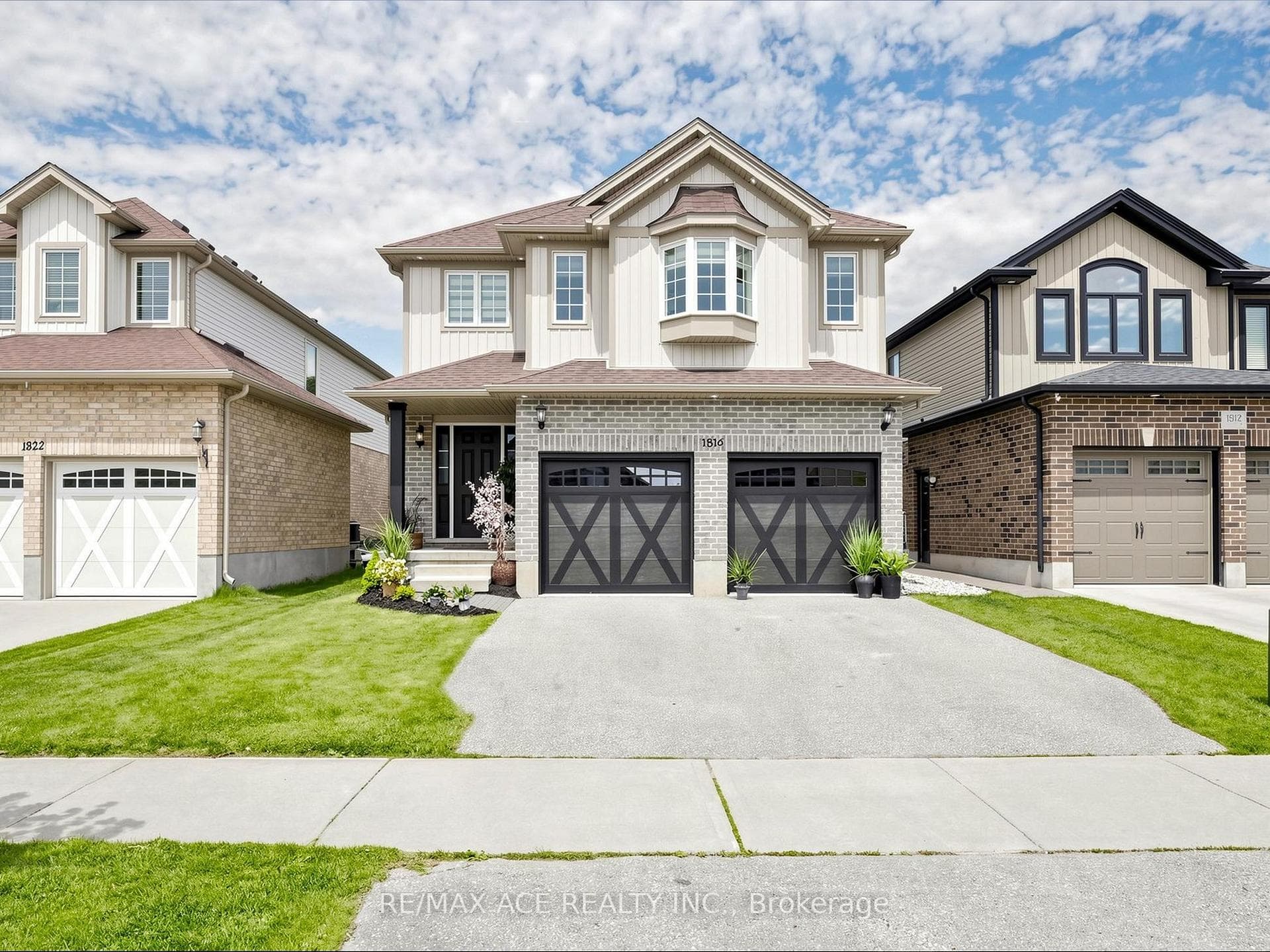 1816 Cedarpark Drive, London North