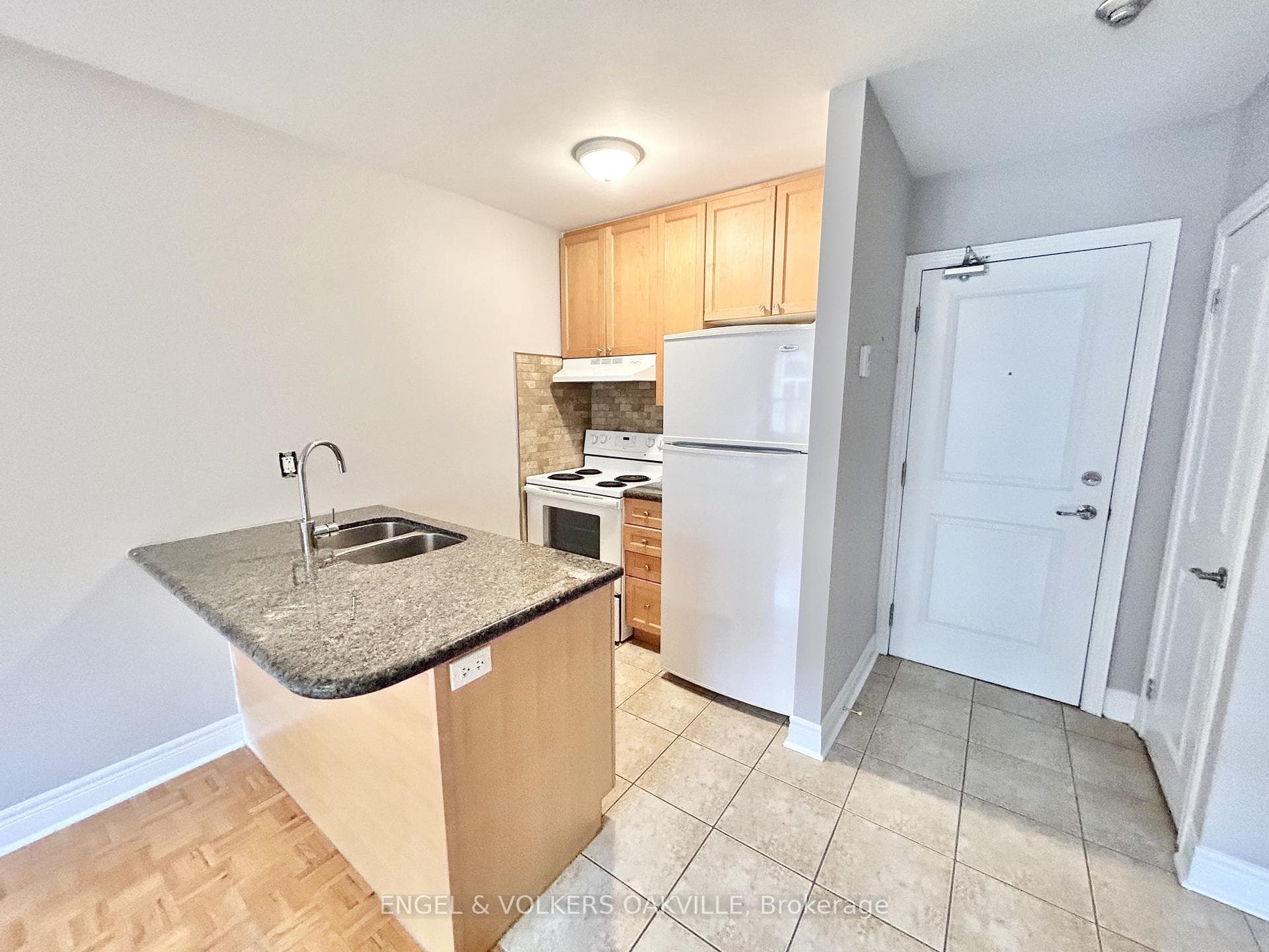 11 Thirty Third Street Unit 304, Liberty Village / Parkdale / South Parkdale, ON M8W 3G7 - Photo 1