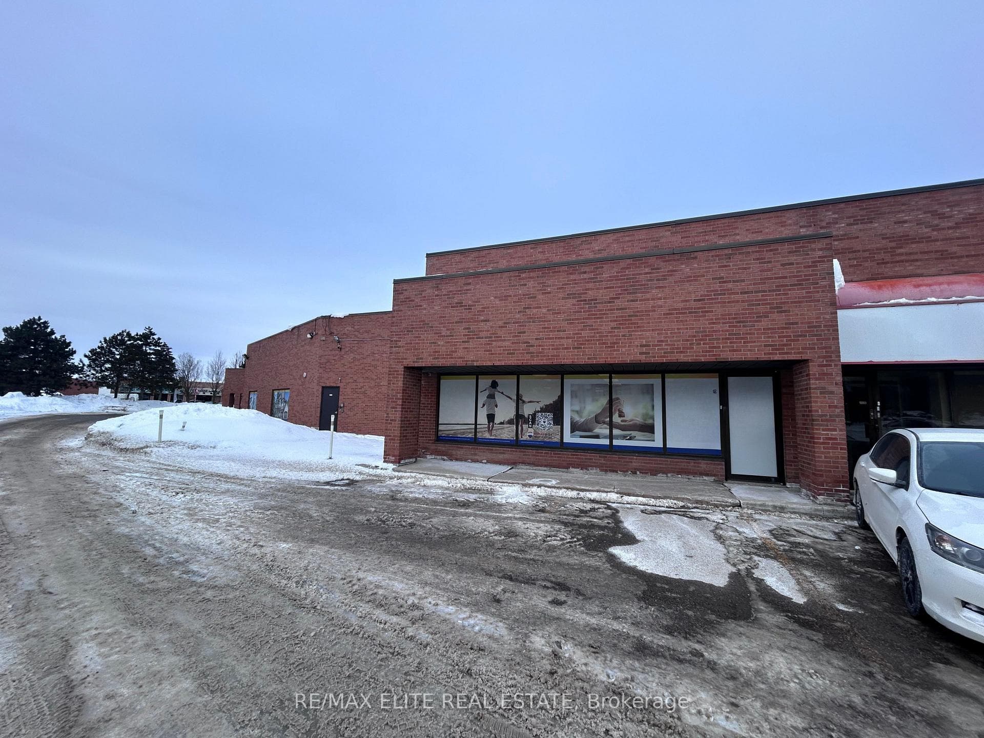 165 East Beaver Creek Road Unit 16, Richmond Hill, ON L4B 2N2 - Photo 1