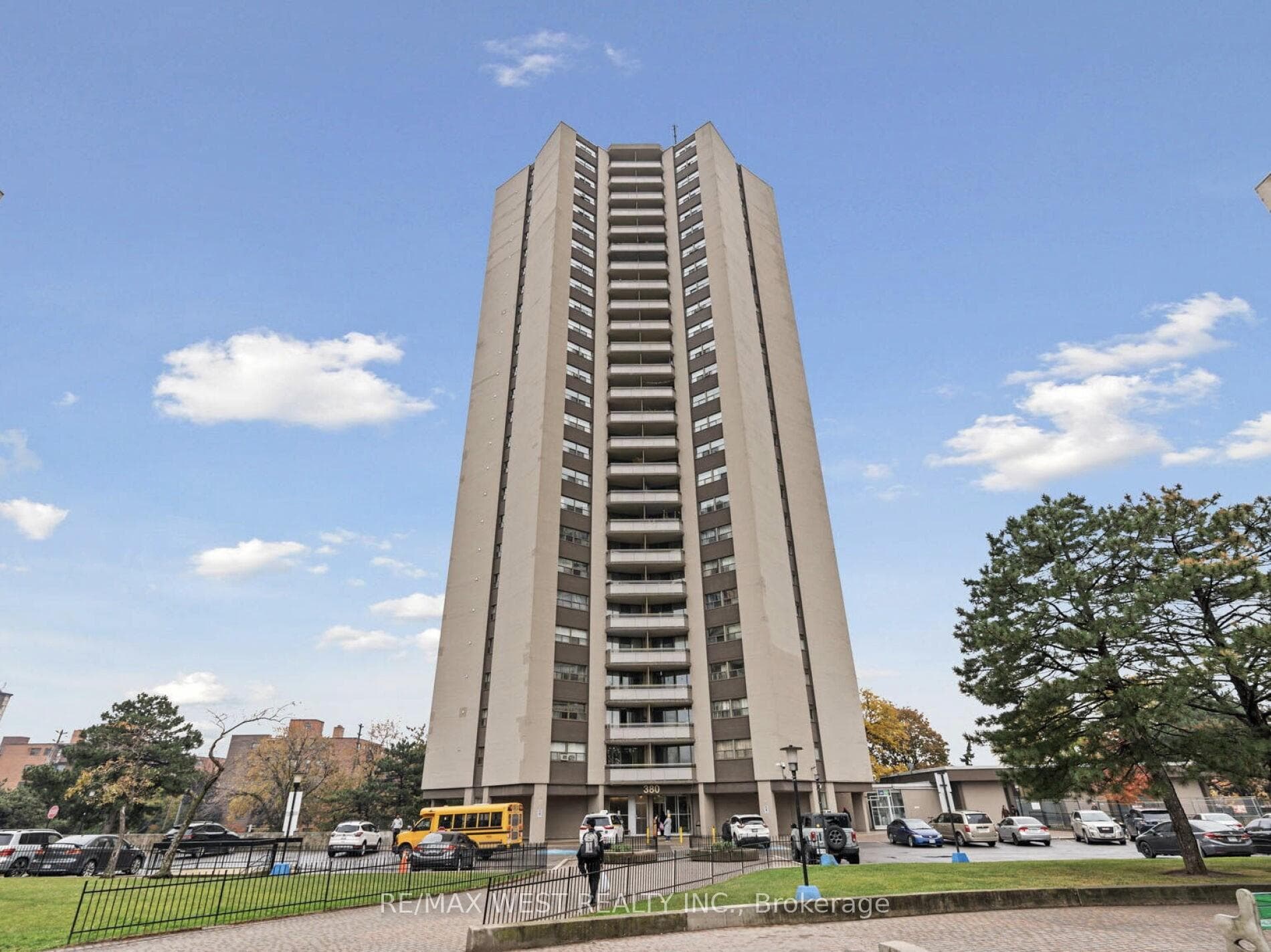 380 Dixon Road Unit 605, Etobicoke (Kingsview Village / Humber Heights), ON M9R 1T3 - Photo 1