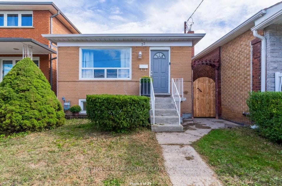 33 Hagar Avenue Unit main, Bloor West Village / Swansea, ON M6N 3V1 - Photo 1