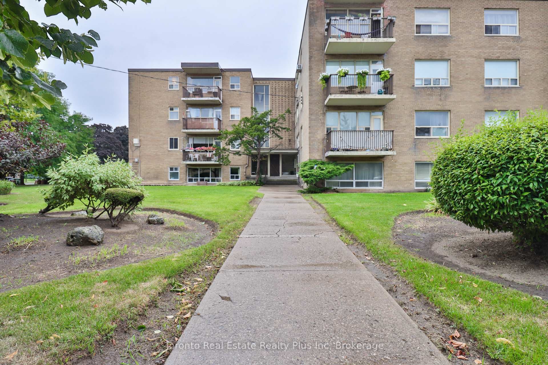 55 Neptune Drive Unit 303, Lawrence Park / Bedford Park, ON M6A 1X2 - Photo 1