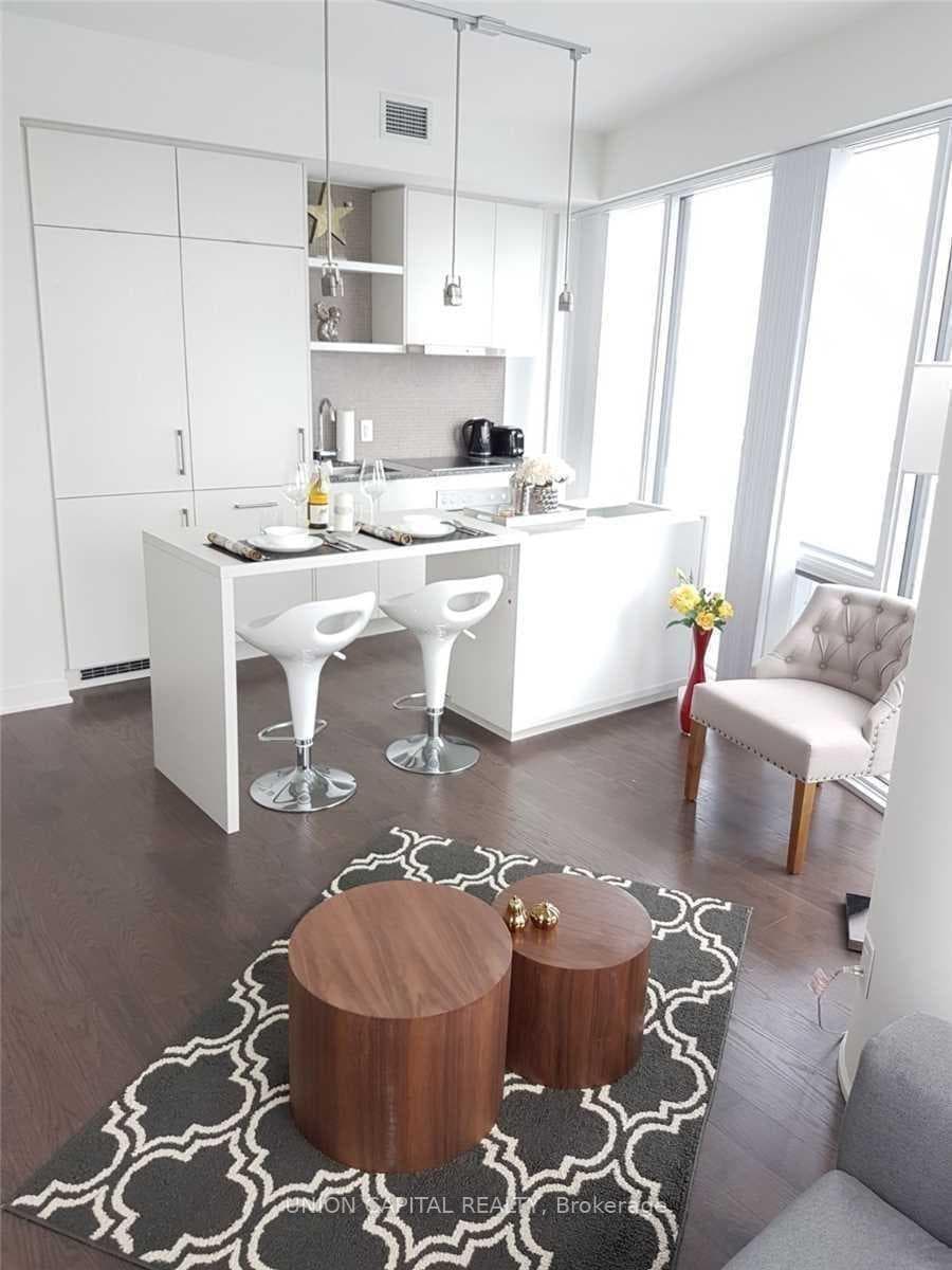 88 Harbour Street Unit 7002, Downtown Toronto / Waterfront, ON M5E 1X6 - Photo 1