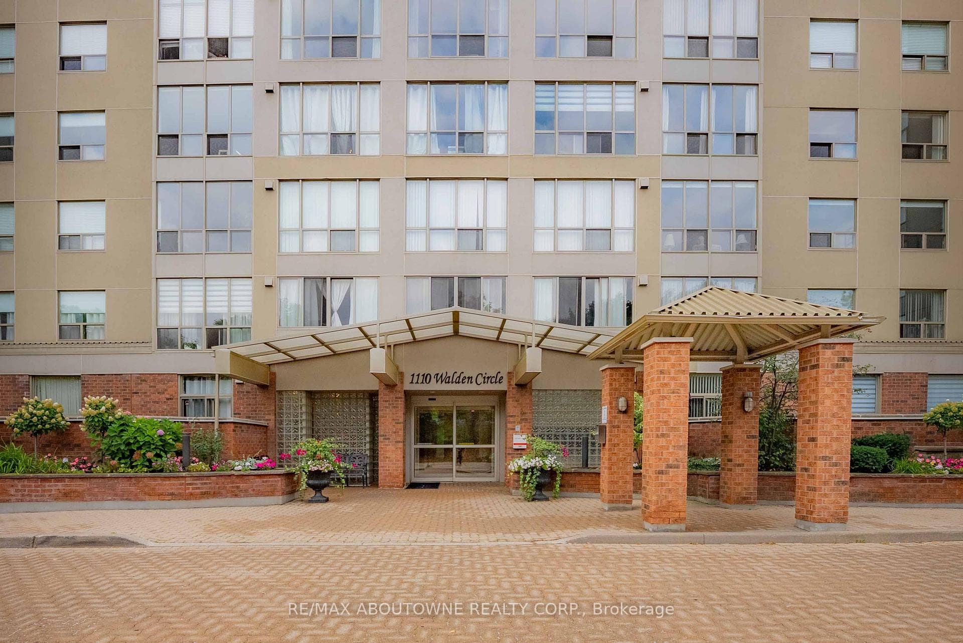 1110 Walden Circle Unit 903, Mississauga, ON L5J 4R3 - Photo 1