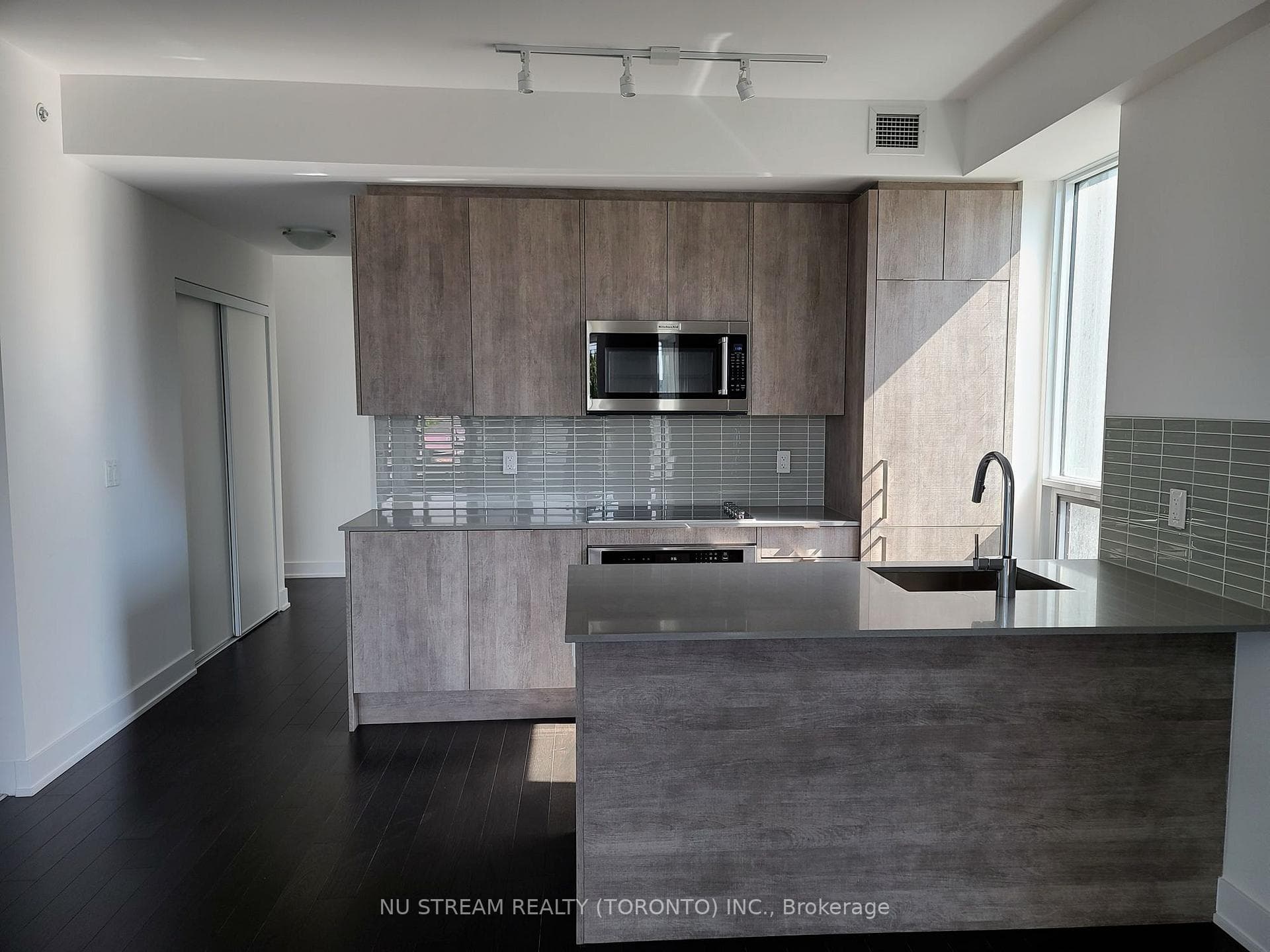 181 Bedford Road Unit 307, Annex / Yorkville / Summerhill, ON M5R 0C2 - Photo 1