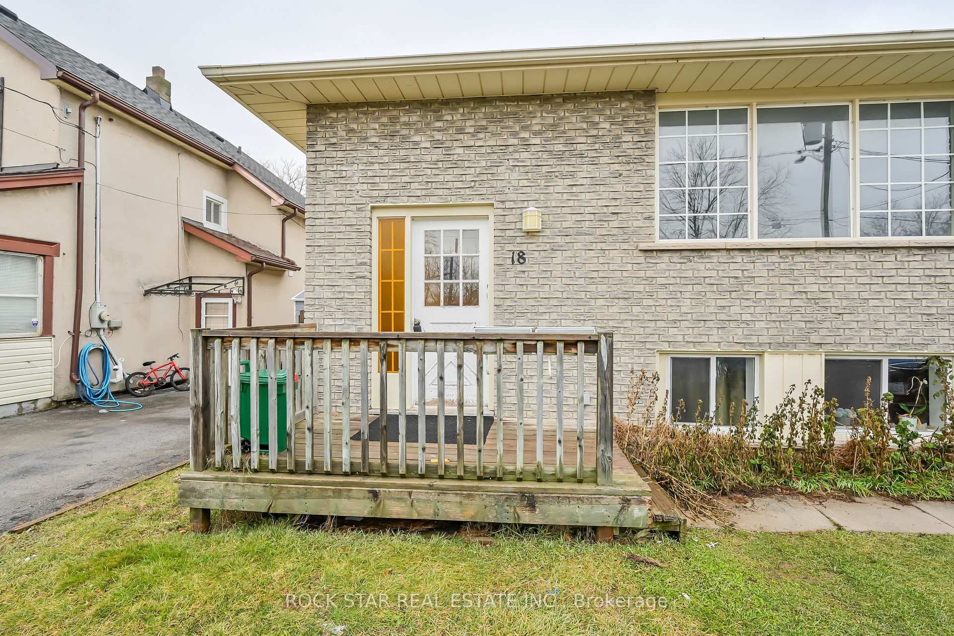 18 Antwerp Street, St. Catharines, ON L2S 1J8 - Photo 1